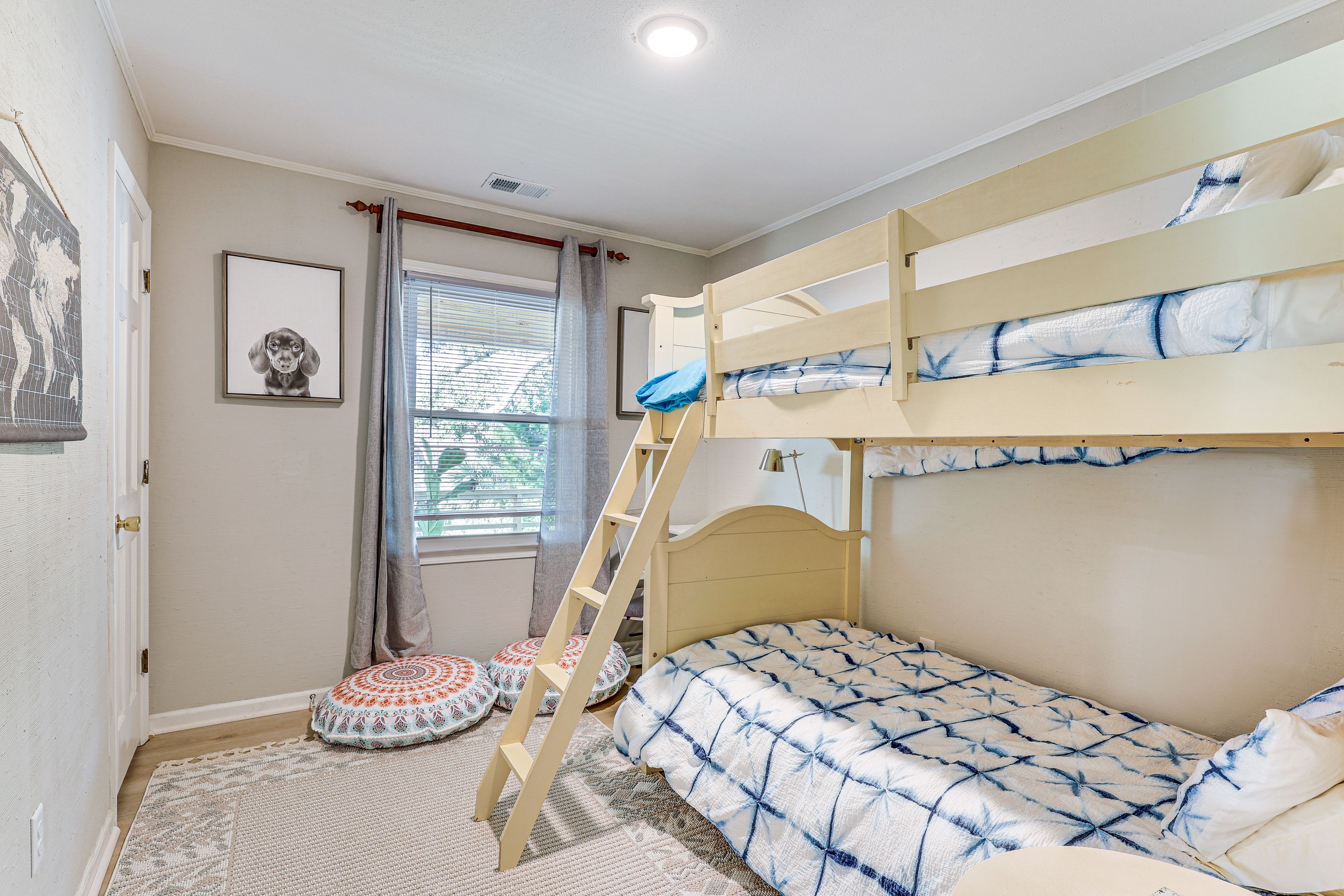 Bedroom 2 | Twin Bunk Bed | Desk