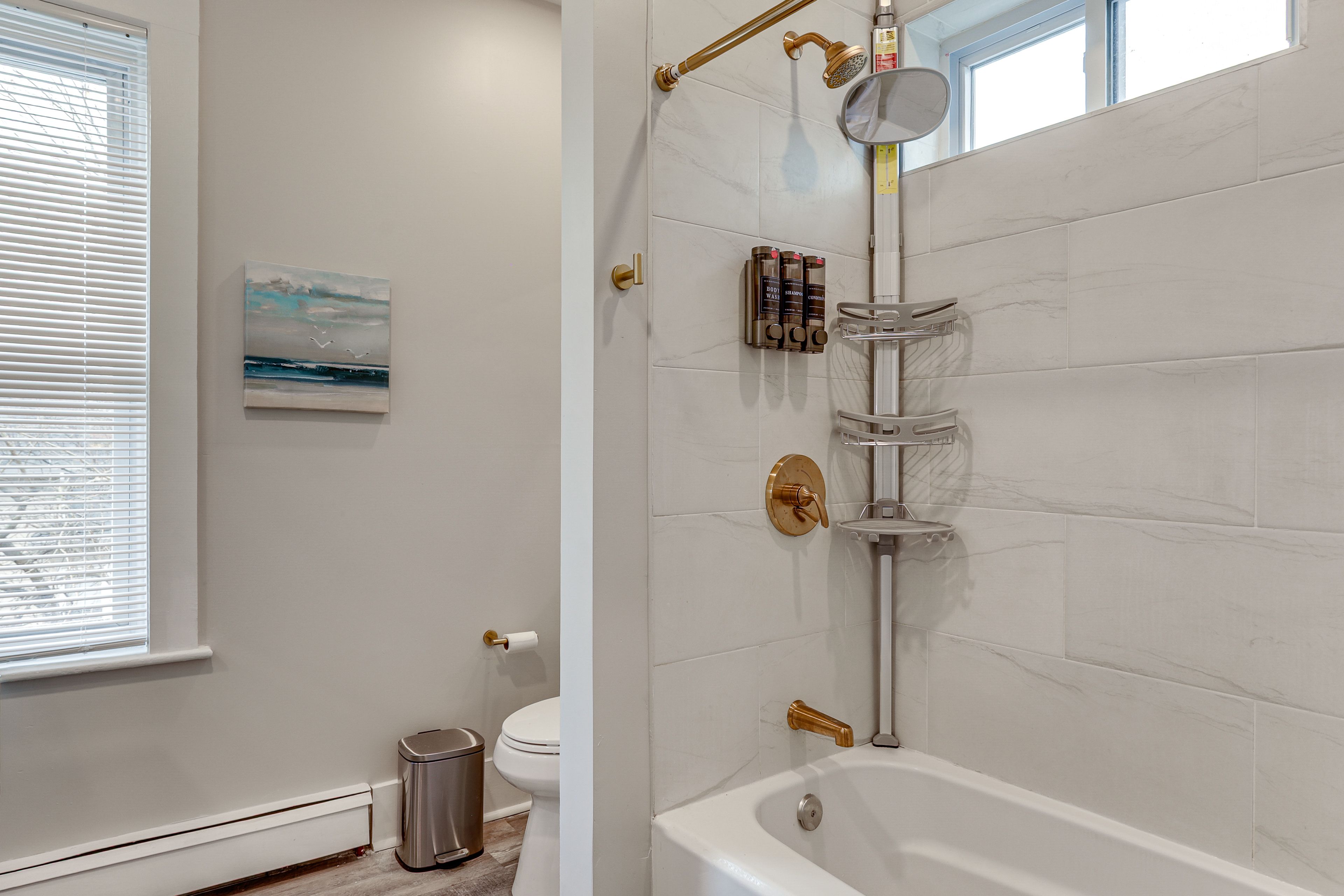 Full Bathroom | Linens & Towels | Complimentary Toiletries | Hair Dryer