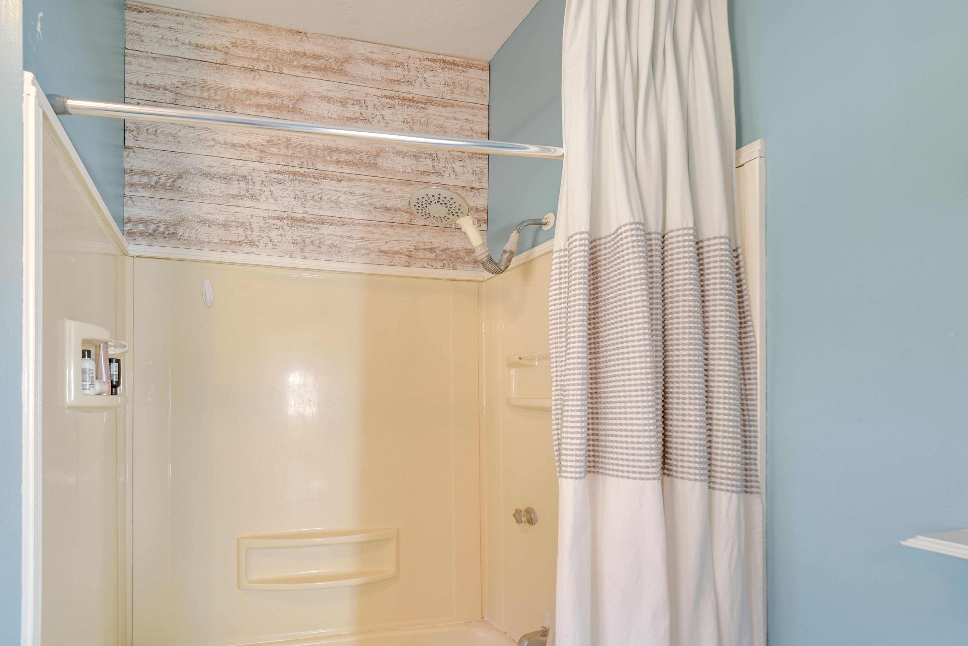 Full Bathroom | 1st Floor