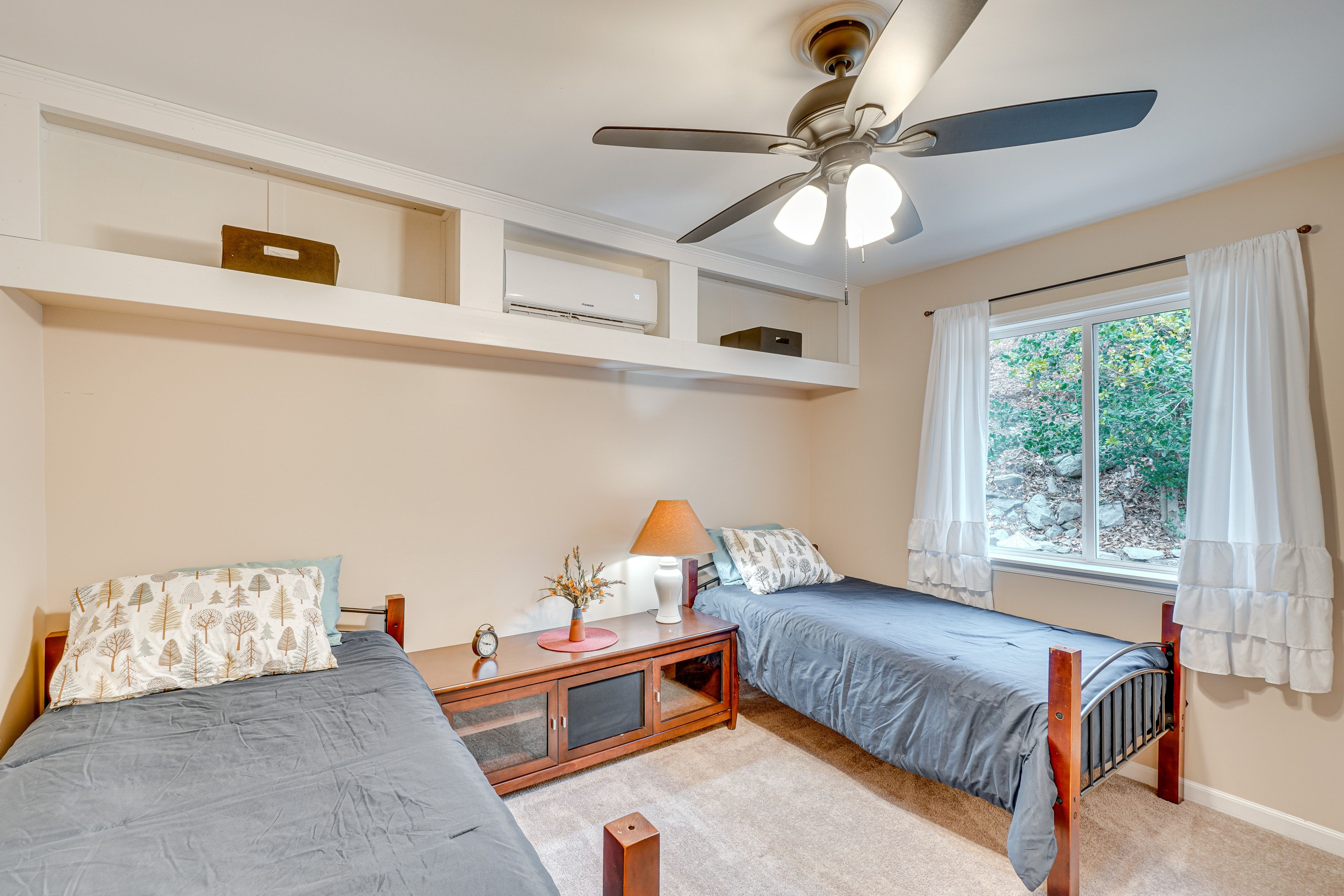 Bedroom 2 | 1st Floor | 2 Twin Beds