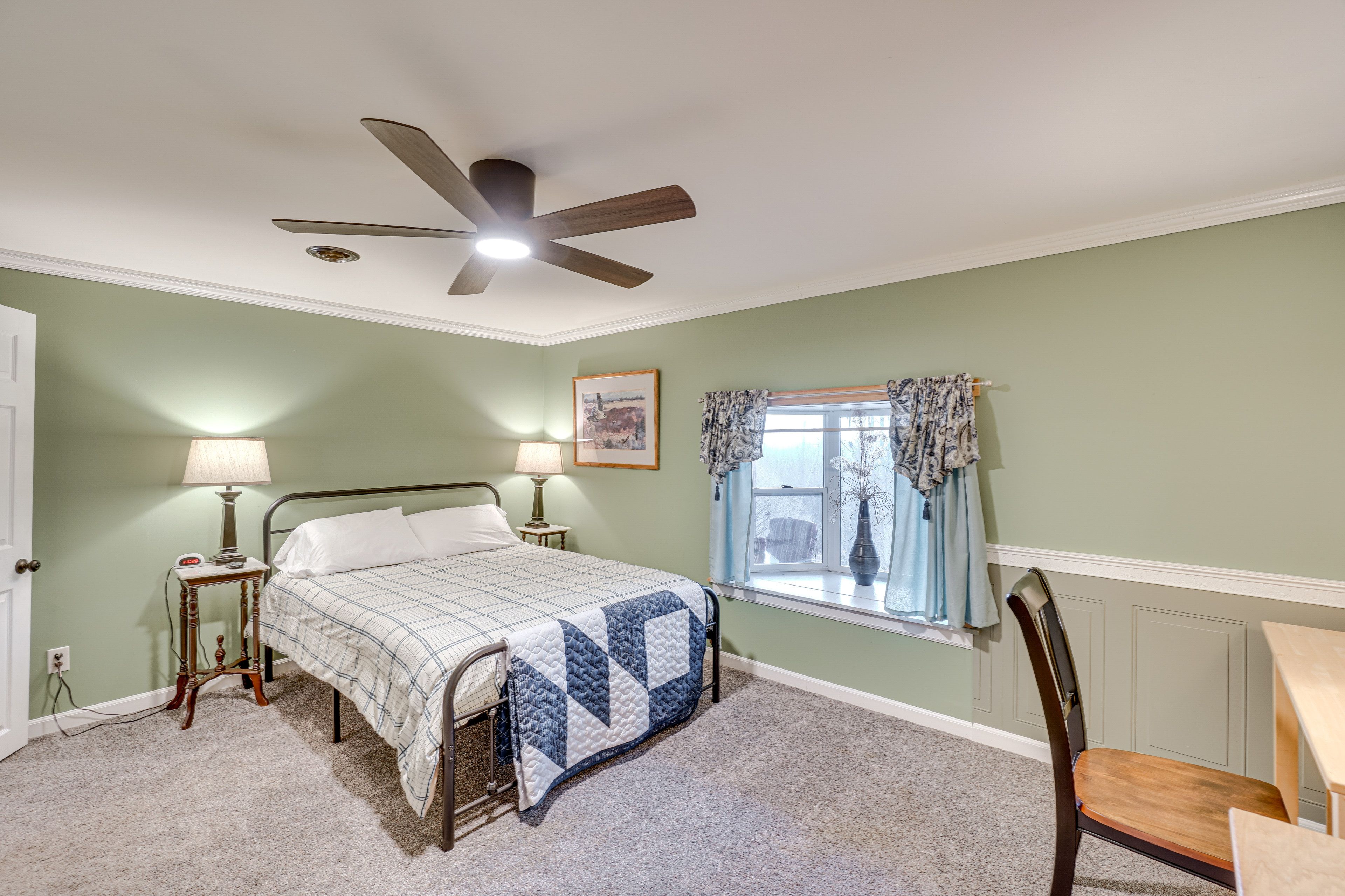 Bedroom 3 | Lower Level | Queen Bed | Laptop-Friendly Workspace