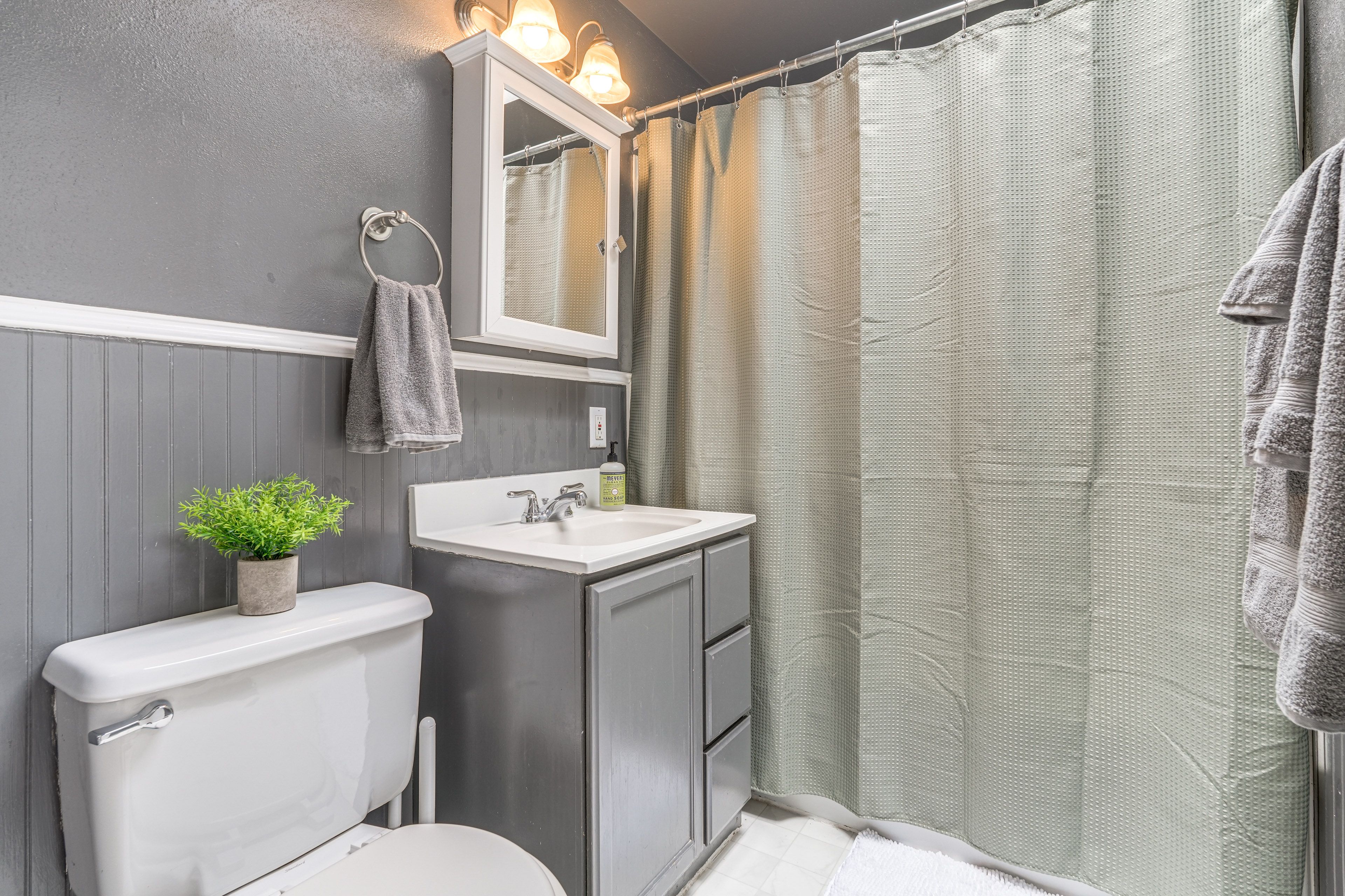 Full Bath | Complimentary Toiletries | Towels Provided