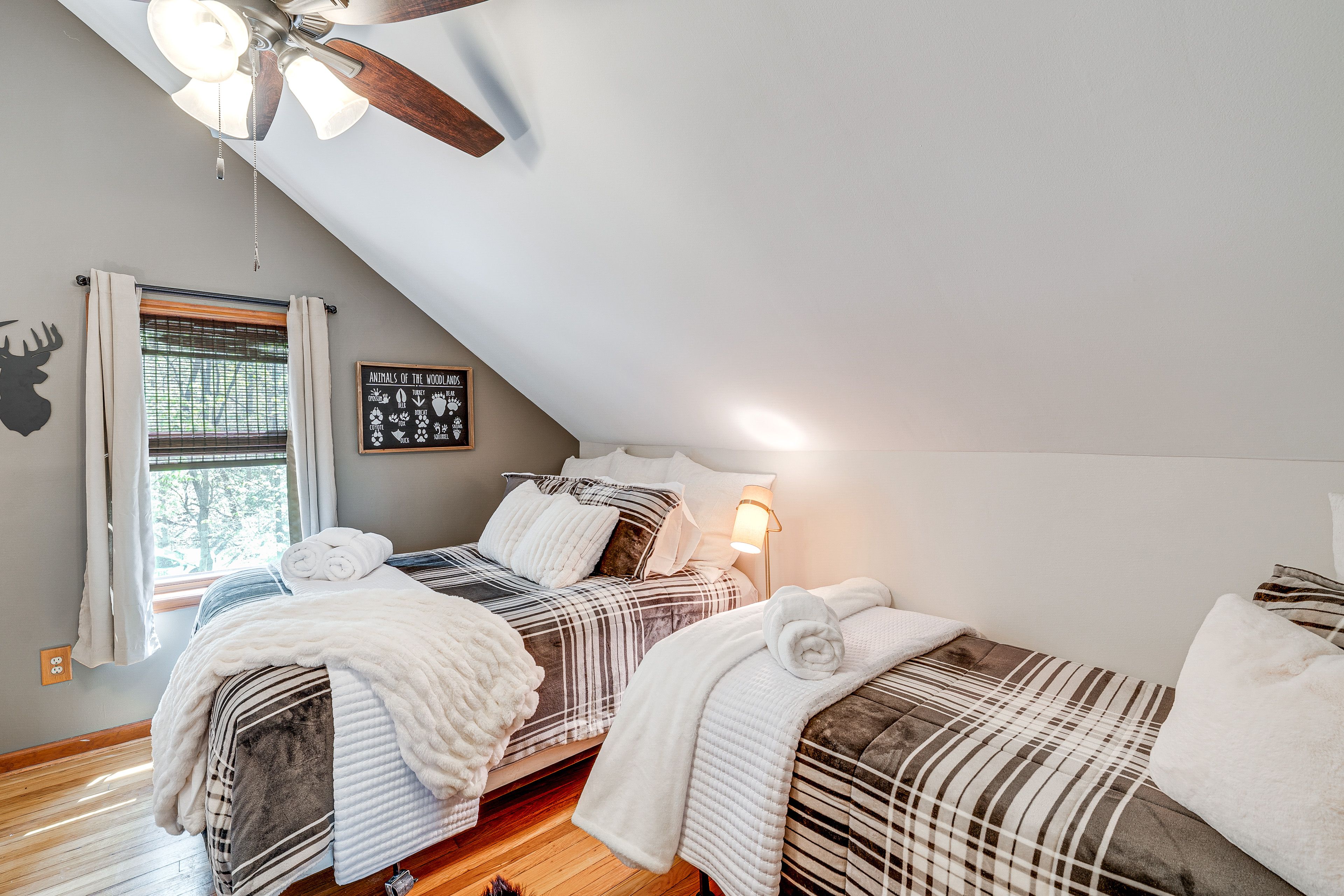 Bedroom 2 | Full Bed | Twin Bed | 2nd Floor