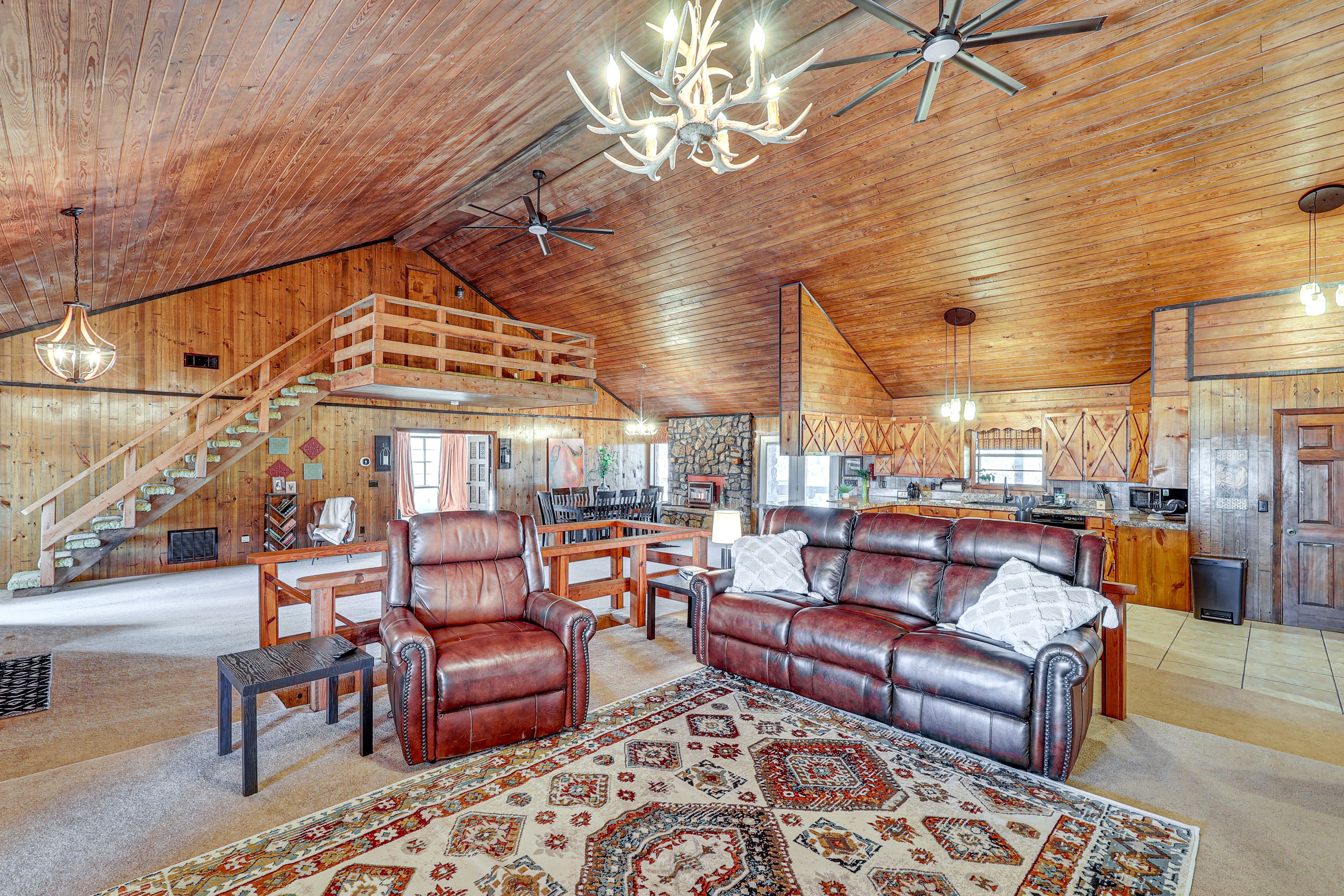 Bismarck Vacation Rental | 4BR | 4BA | 4,200 Sq Ft | 3 Steps to Enter