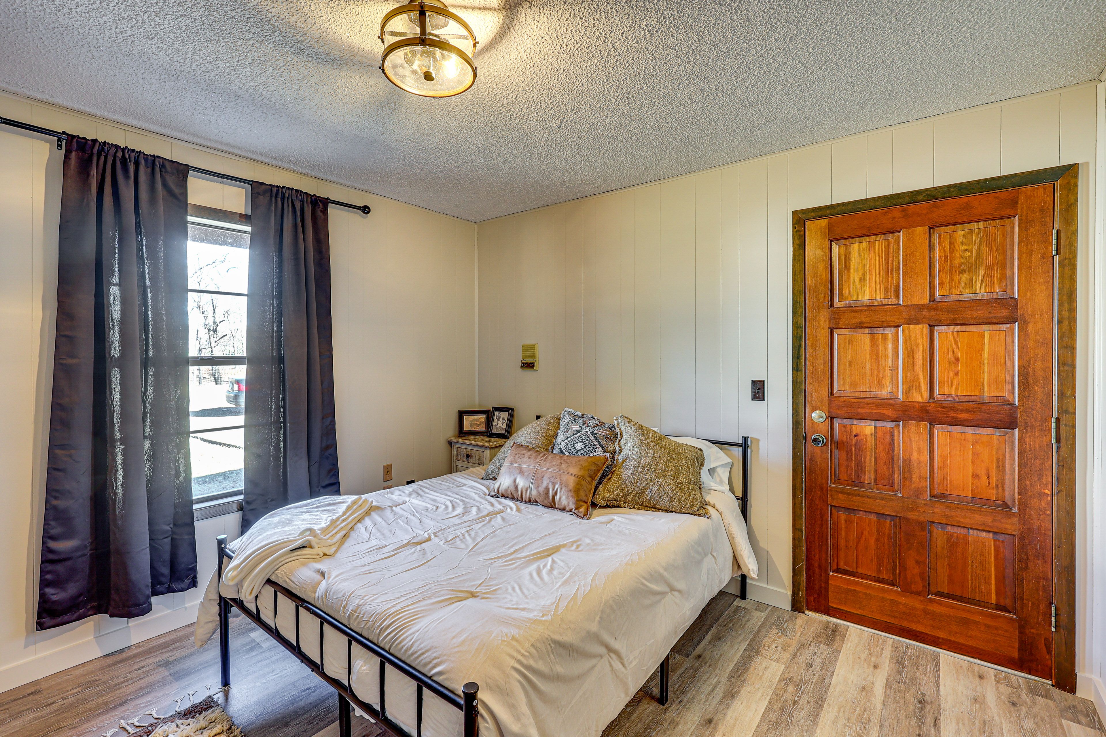 Bedroom 2 | Queen Bed | Main Level