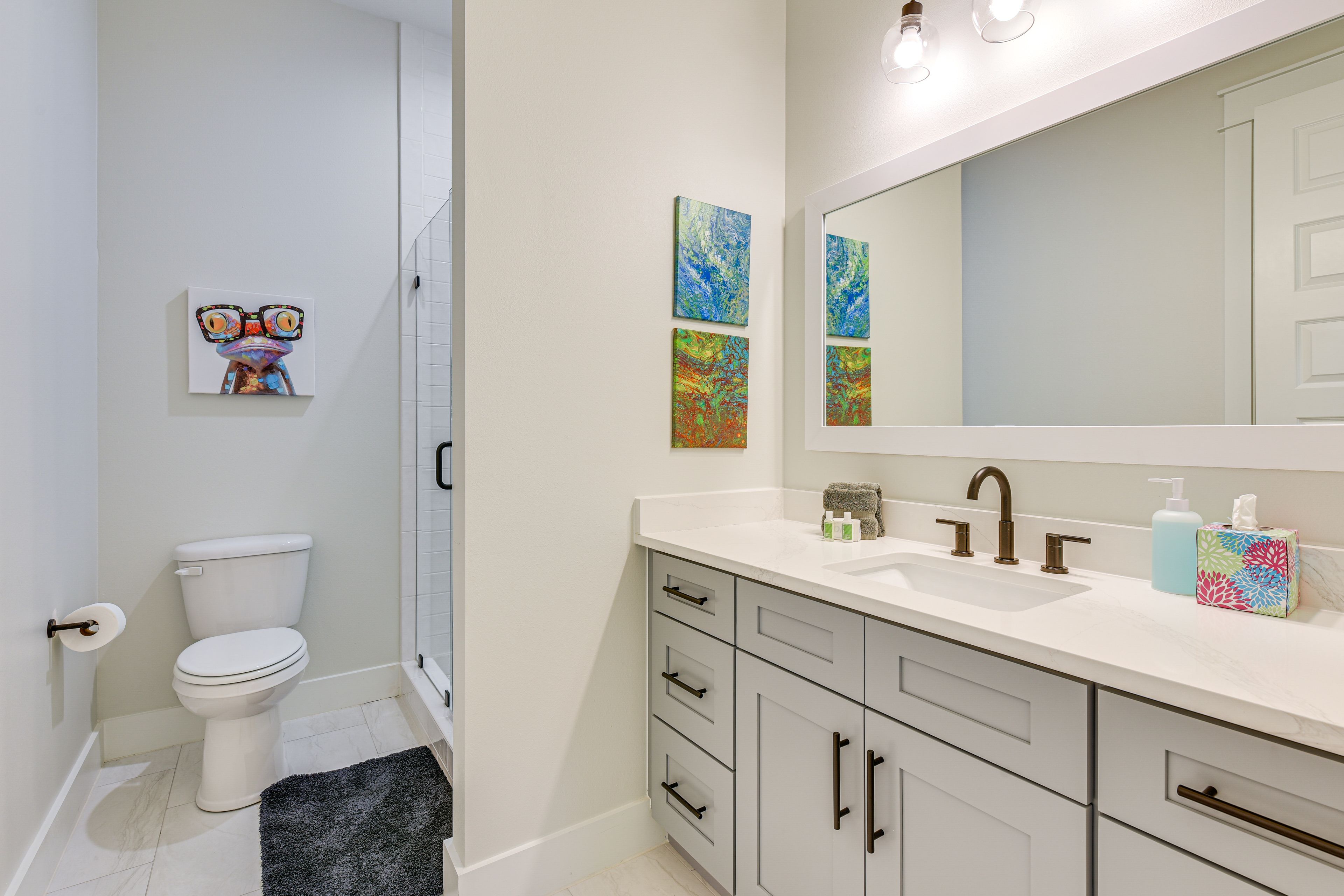 En-Suite Bathroom | 2nd Floor