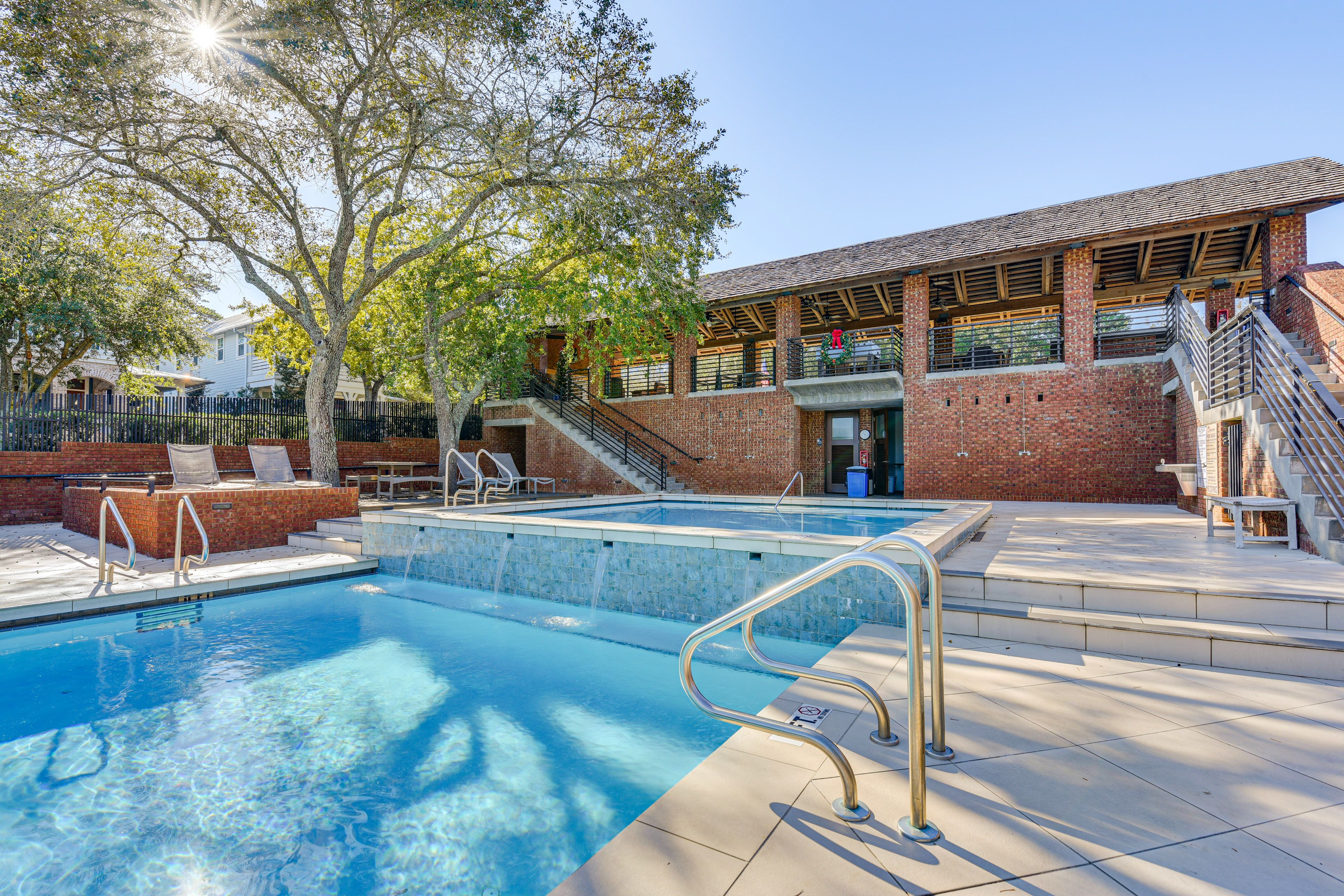 Forest Lakes | Community Amenities | Outdoor Pool