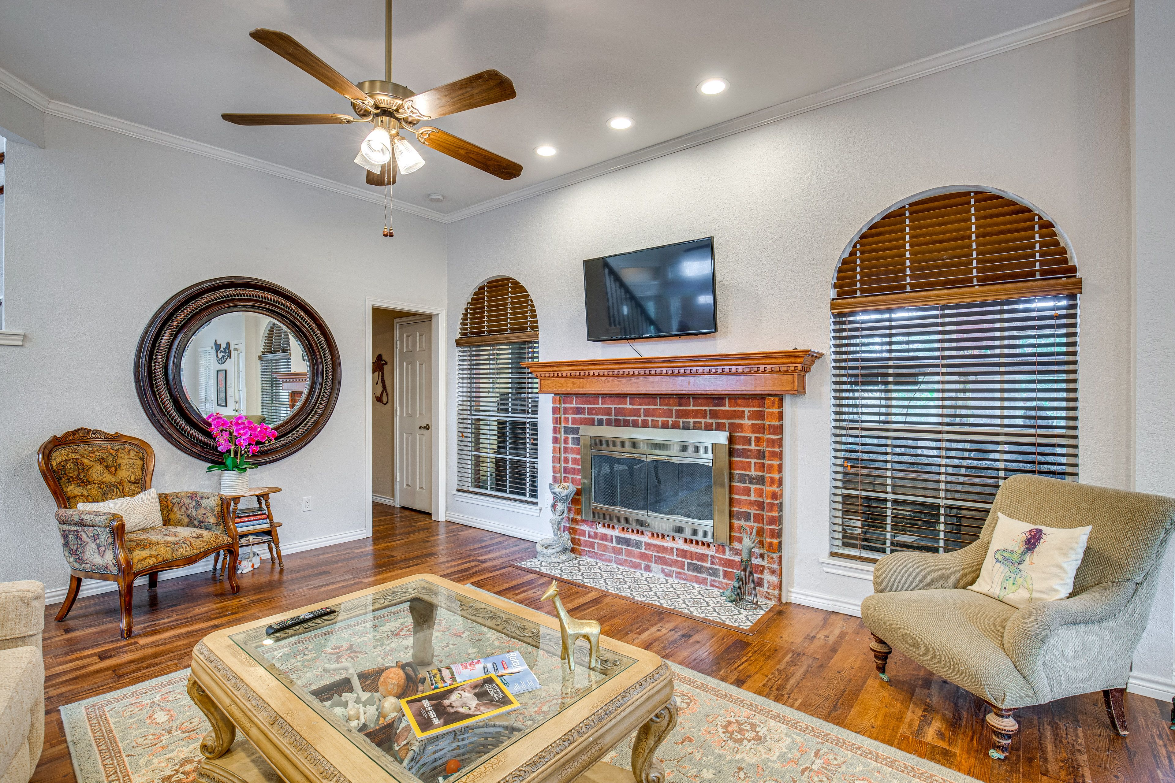 Living Room | 1st Floor | Smart TV | Free WiFi