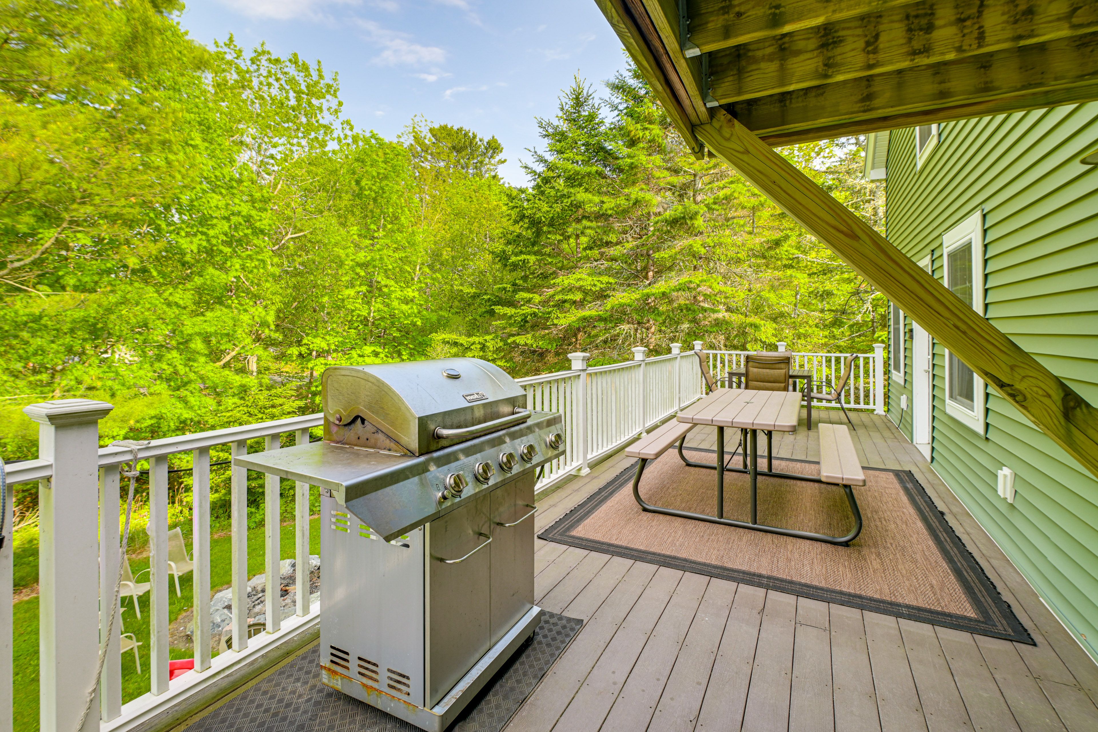 Furnished Deck | Gas Grill