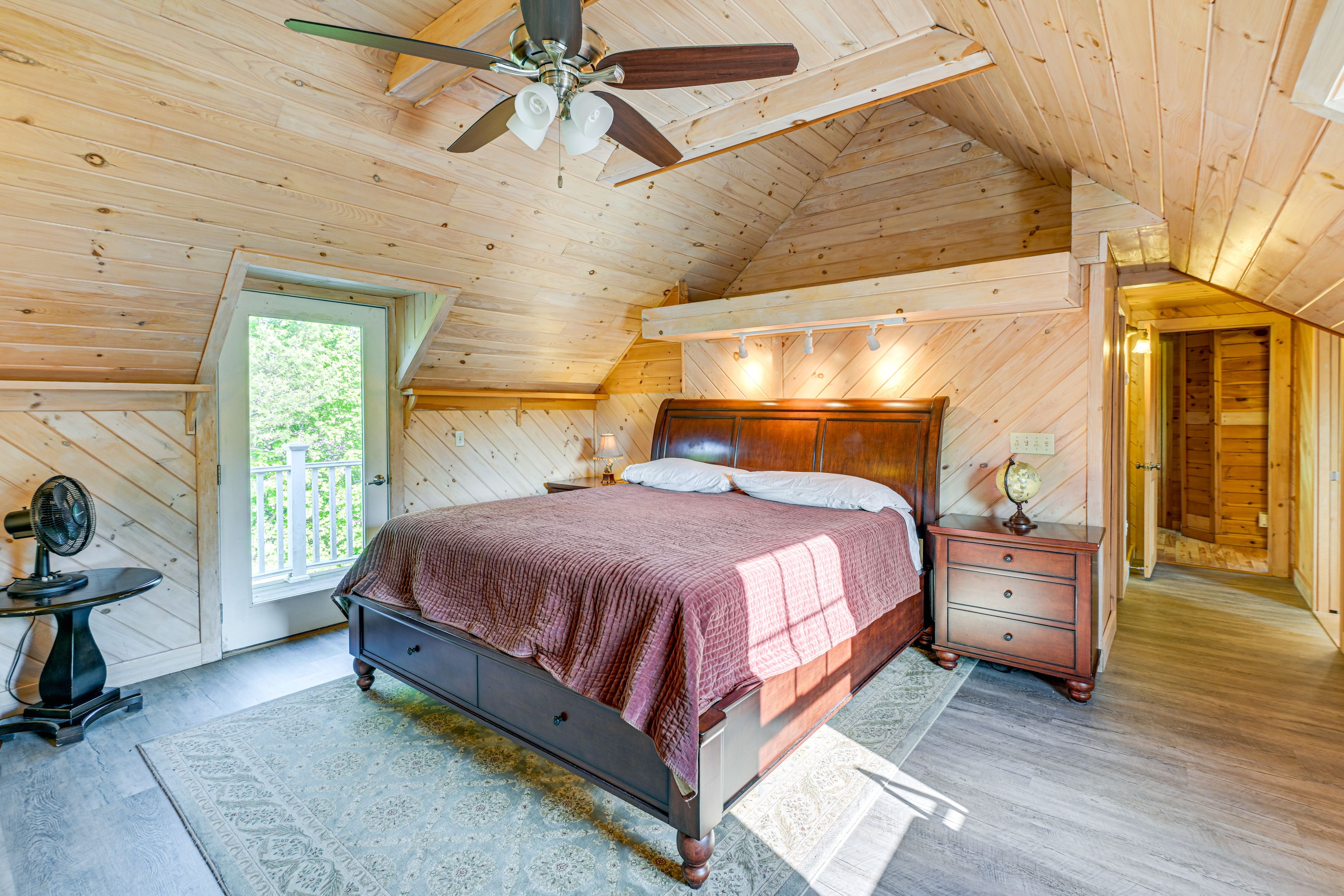 Bedroom 1 | 2nd Floor | King Bed | Linens Provided | Smart TV