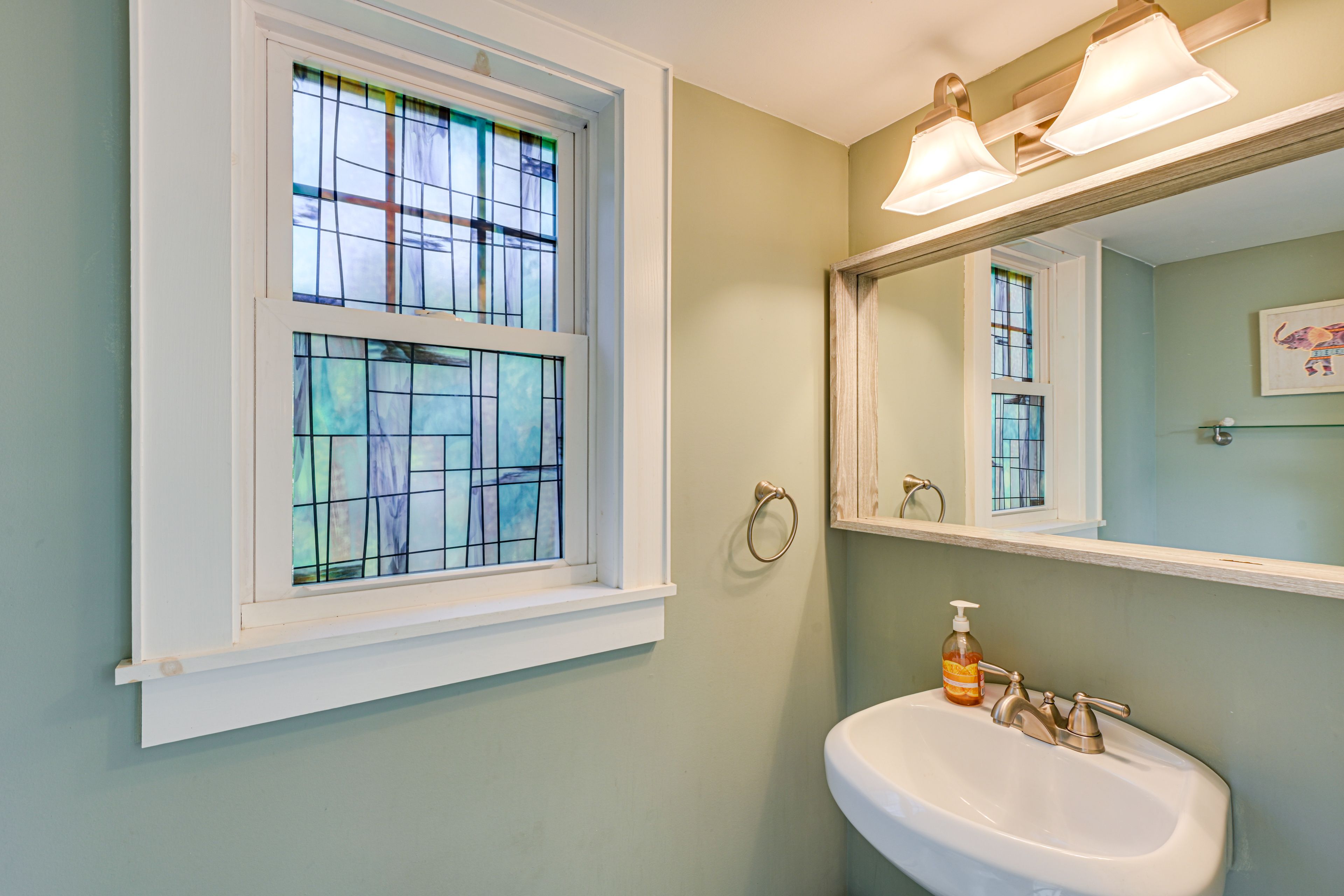 Half Bathroom | 1st Floor