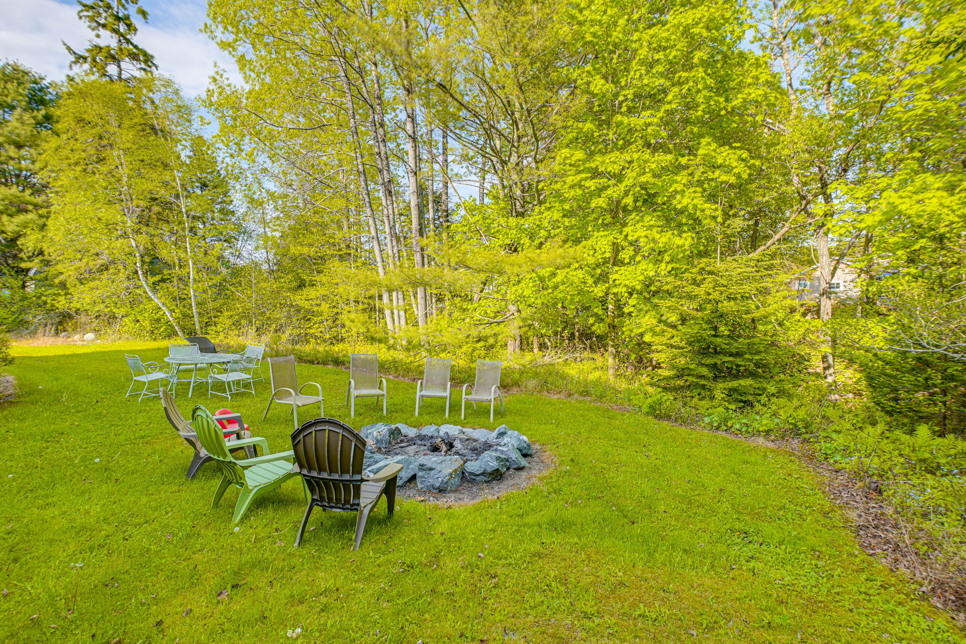 Private Yard | Fire Pit