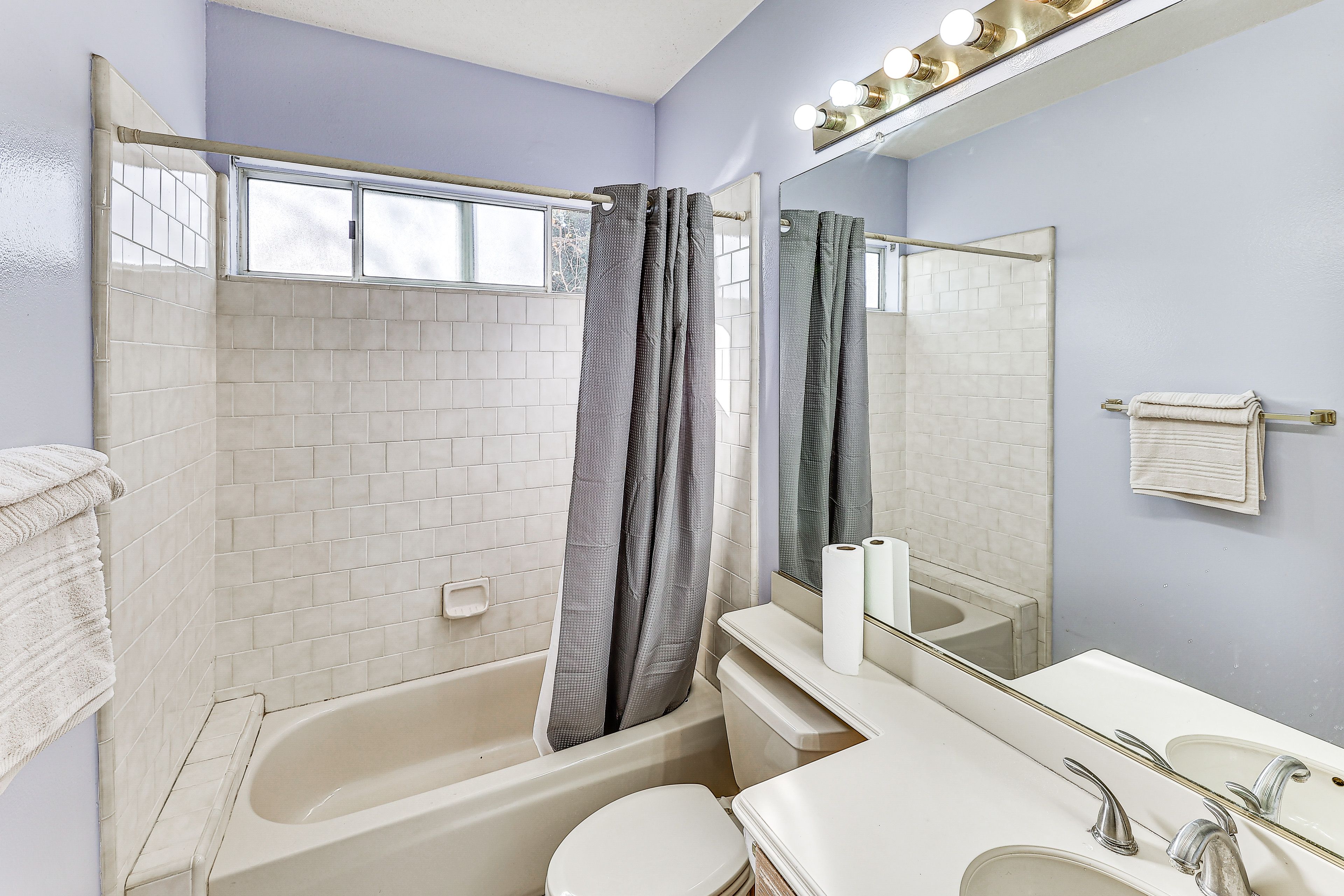 En-Suite Bathroom | 2nd Floor