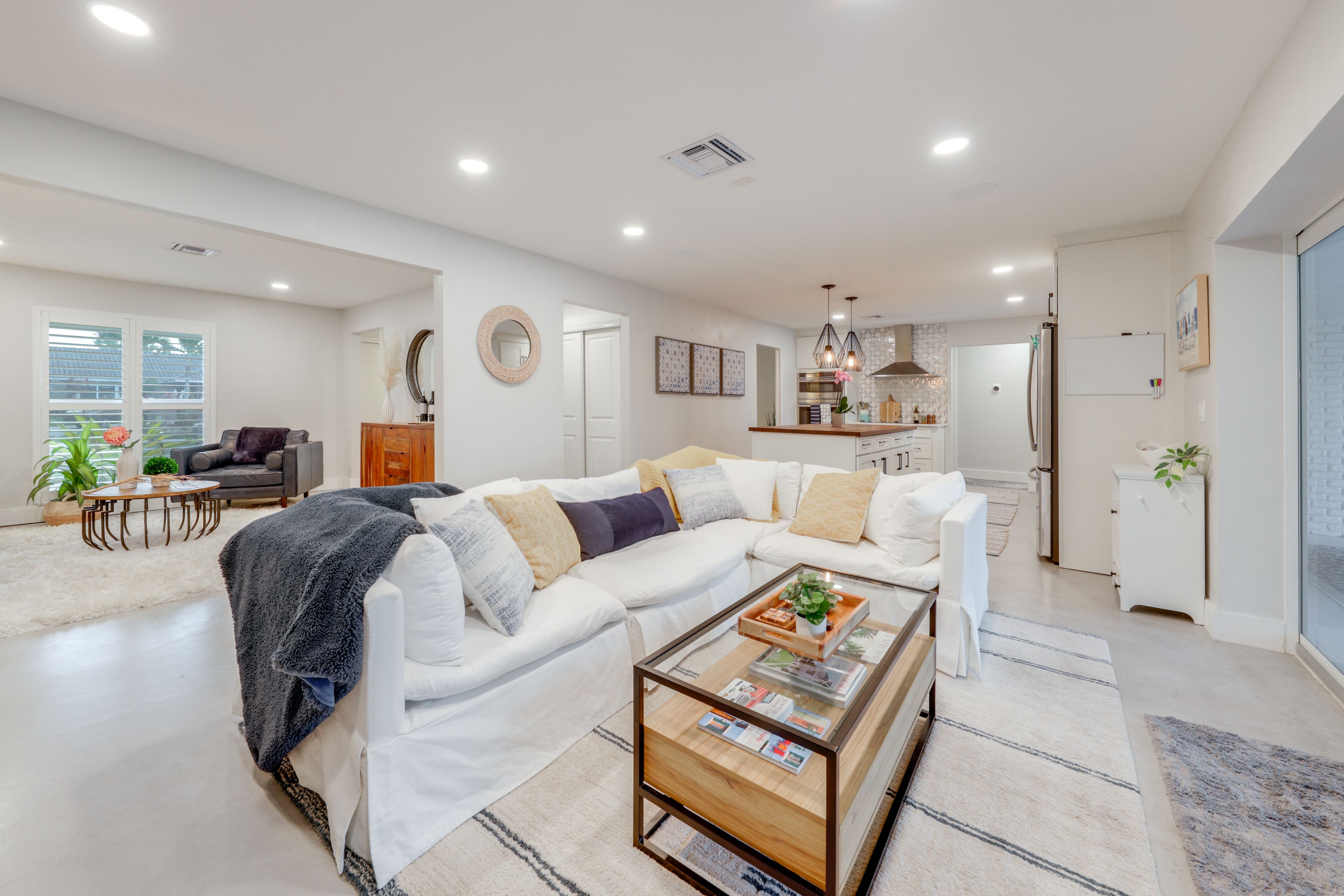 Living Room | Smart TV