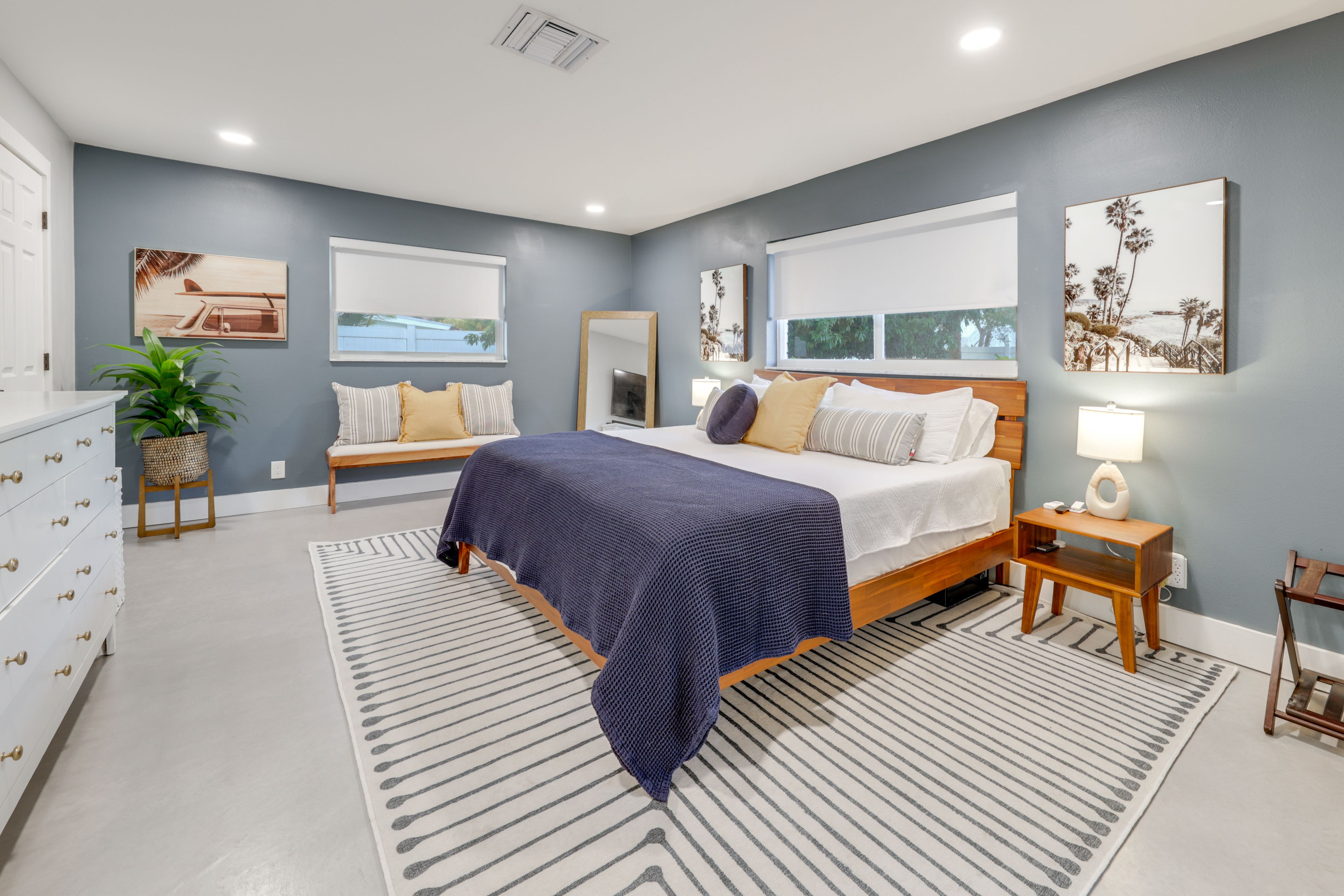 Bedroom 2 | King Bed | Smart TV