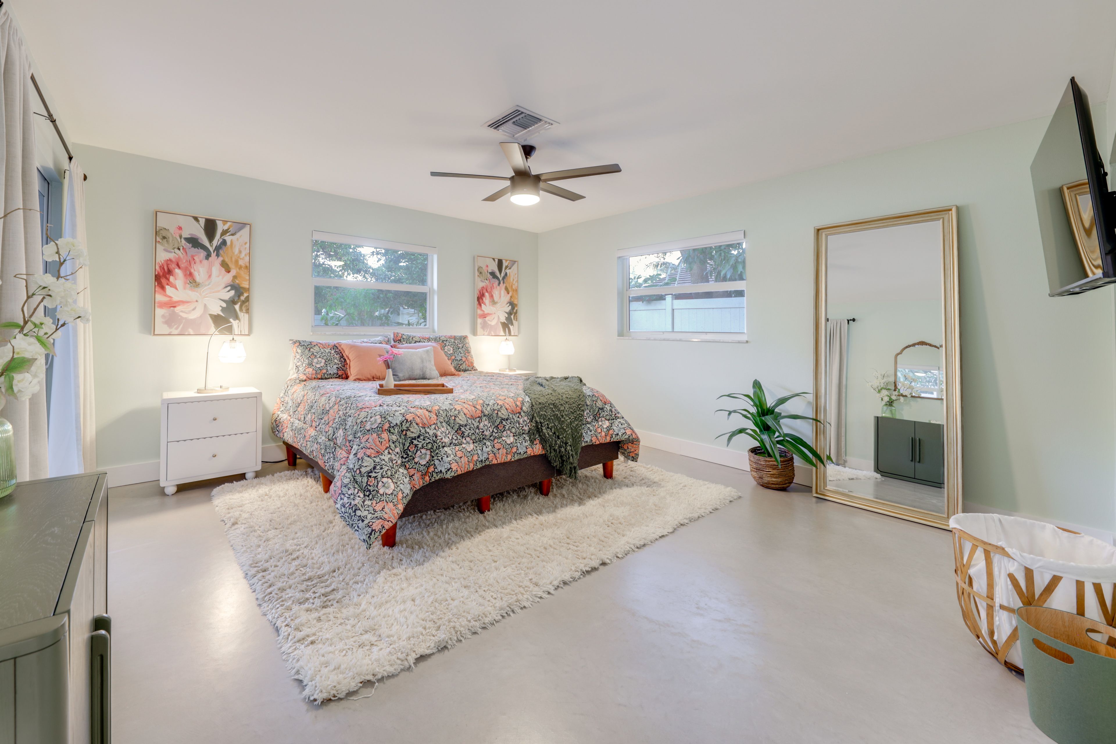 Bedroom 1 | King Bed | Smart TV