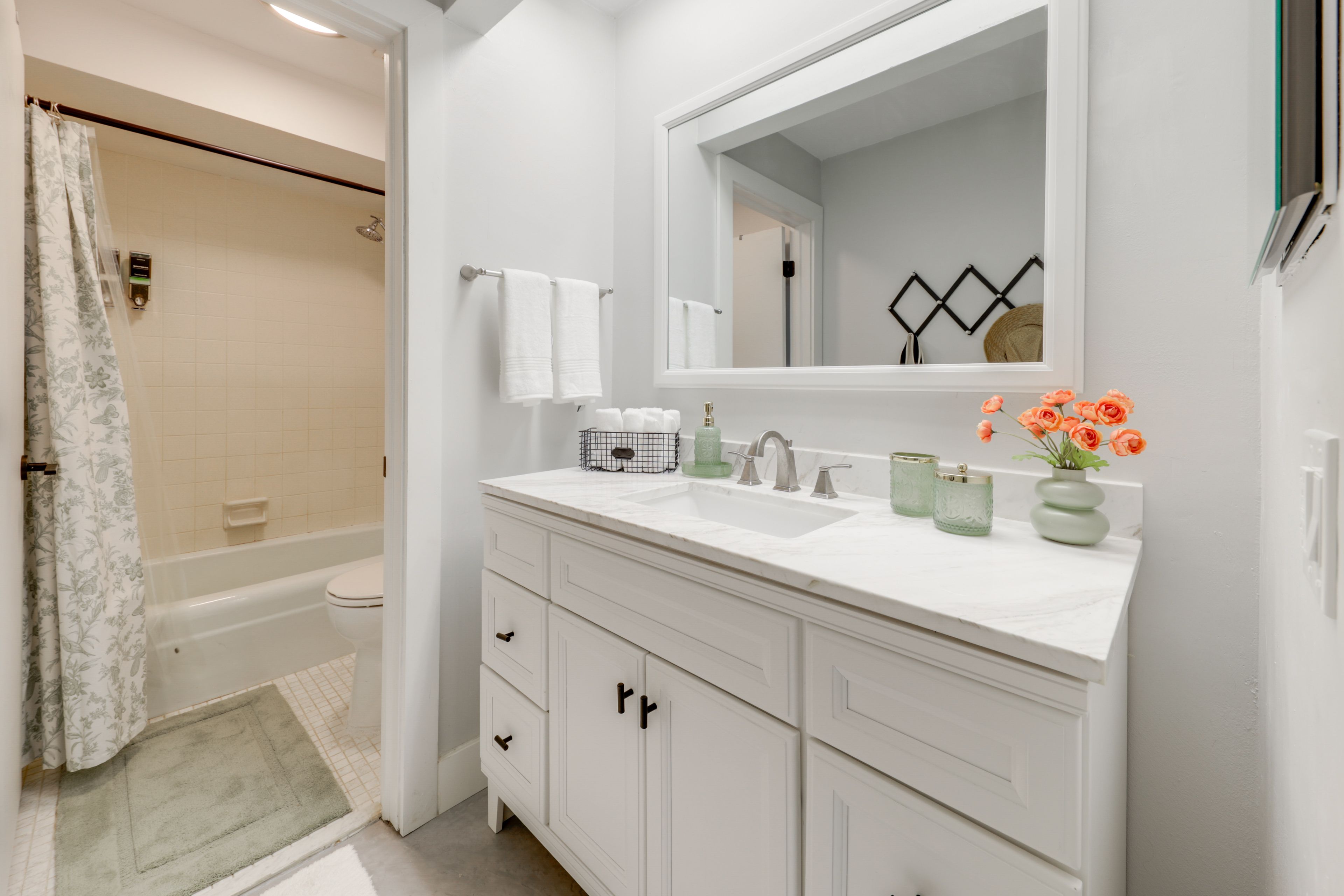 En-Suite Bathroom | Towels Provided