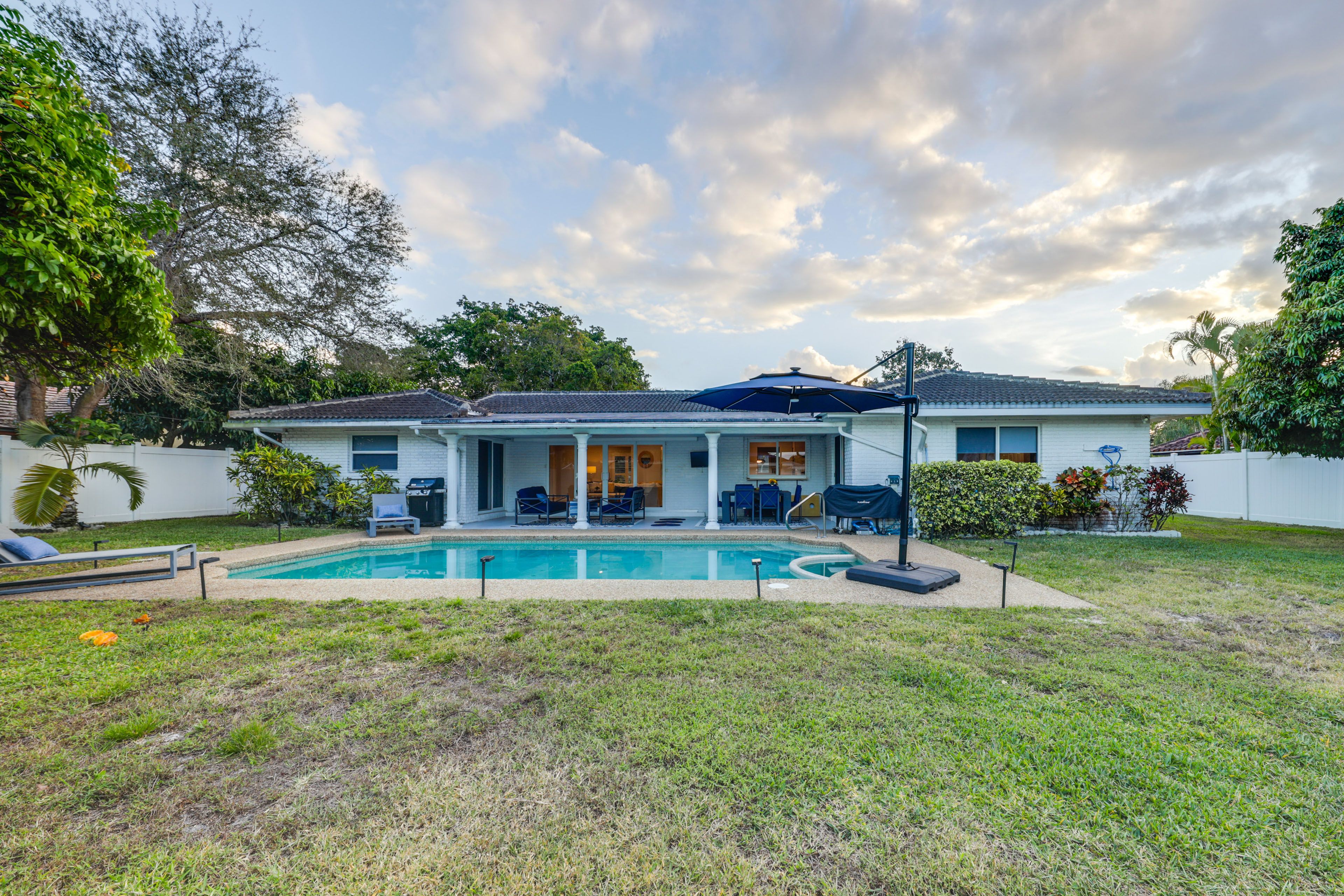 Backyard | Private Pool