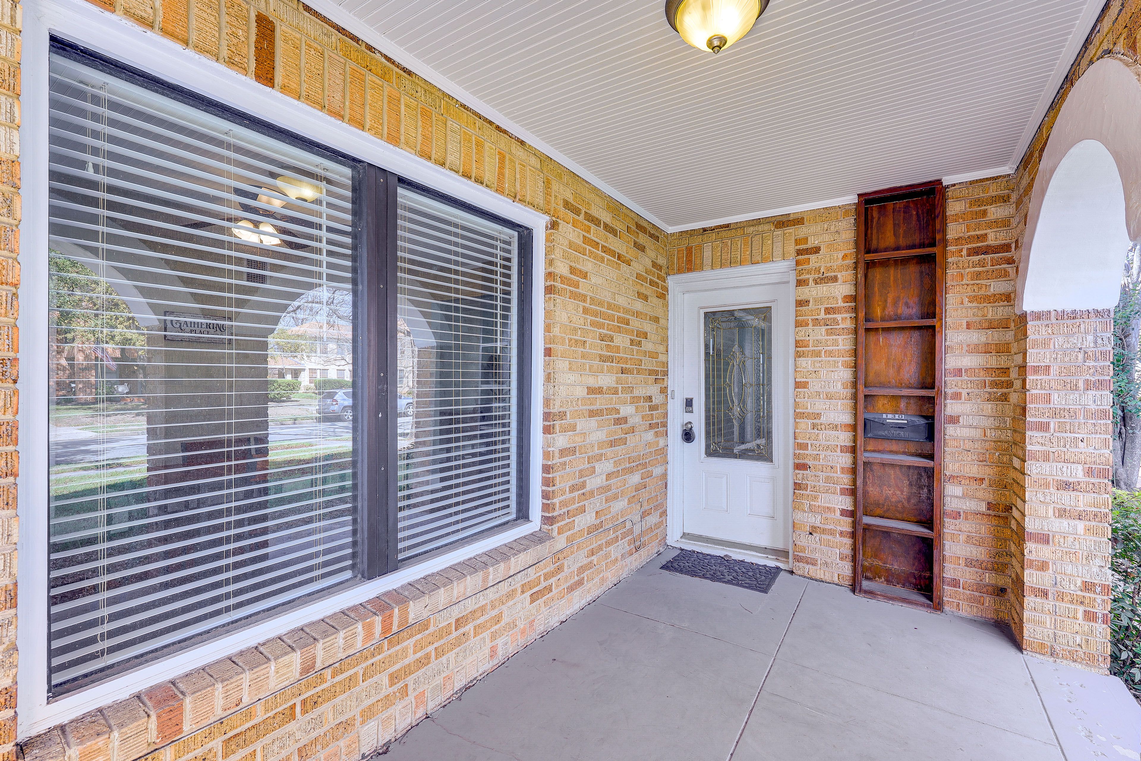 Apartment Exterior | Private Entrance