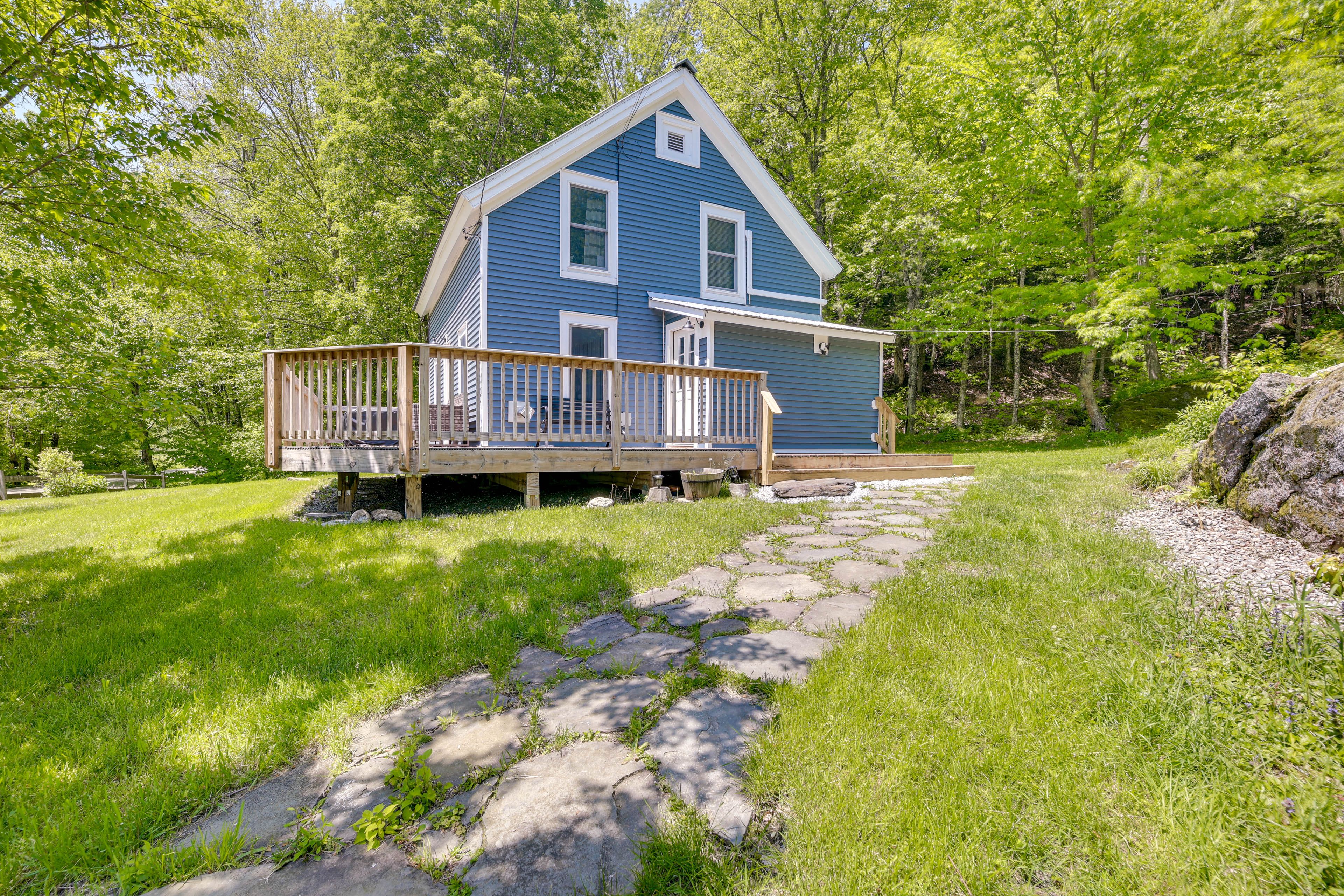 Home Exterior | 2-Story Home