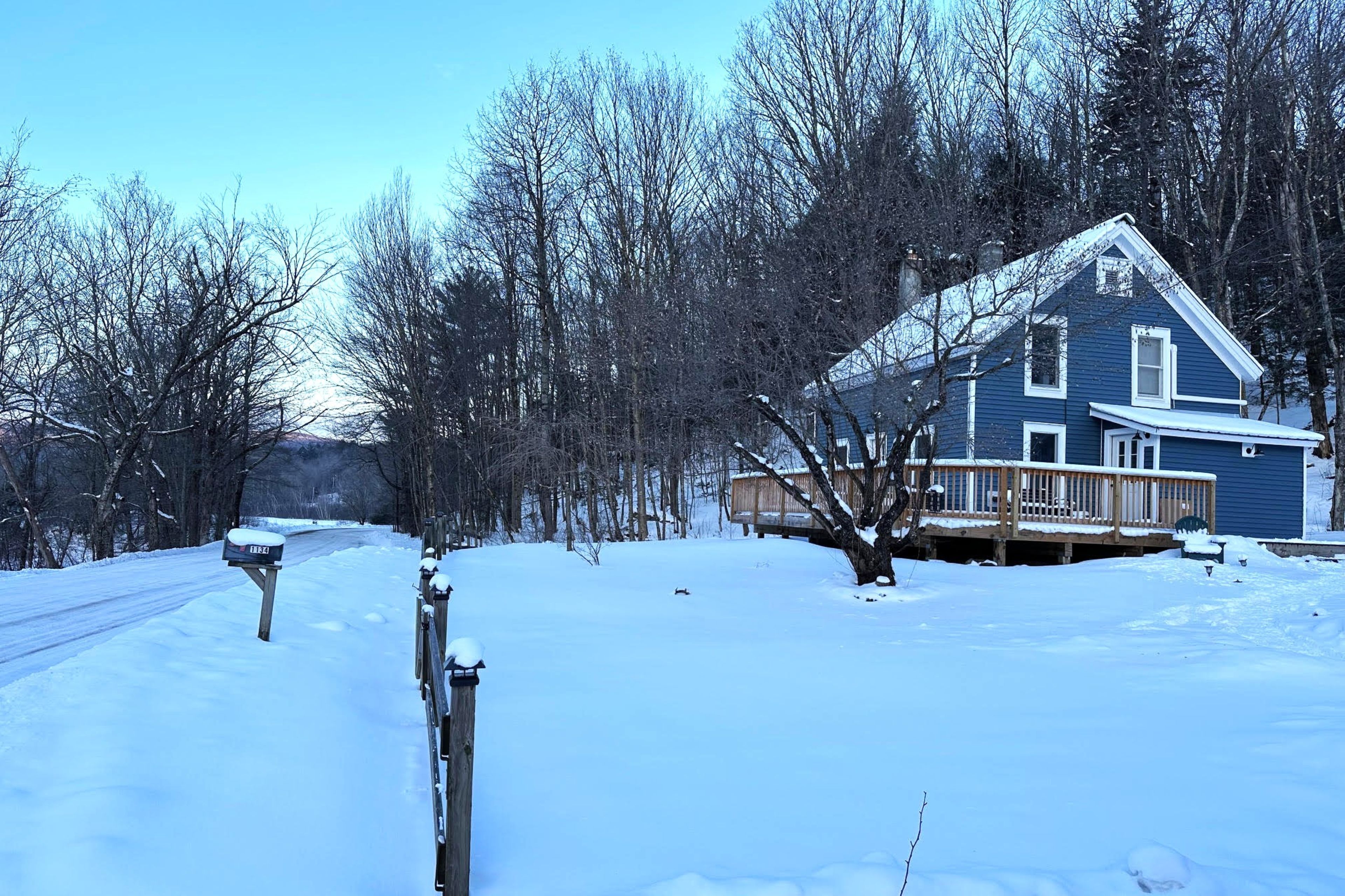 Belvidere Vacation Rental | 3BR | 1.5BA | 2 Steps to Enter | 1,700 Sq Ft