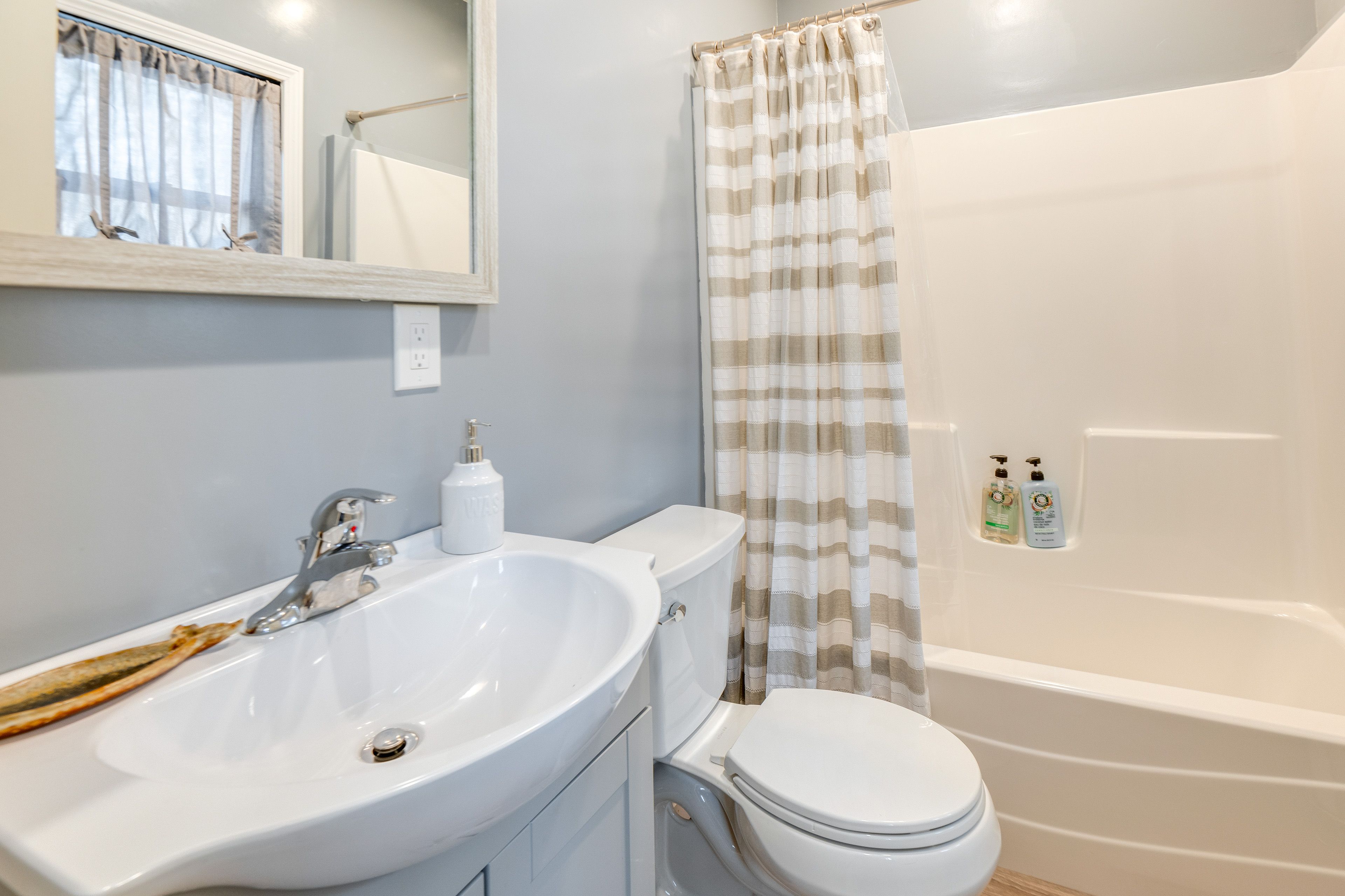 Full Bathroom | 1st Floor