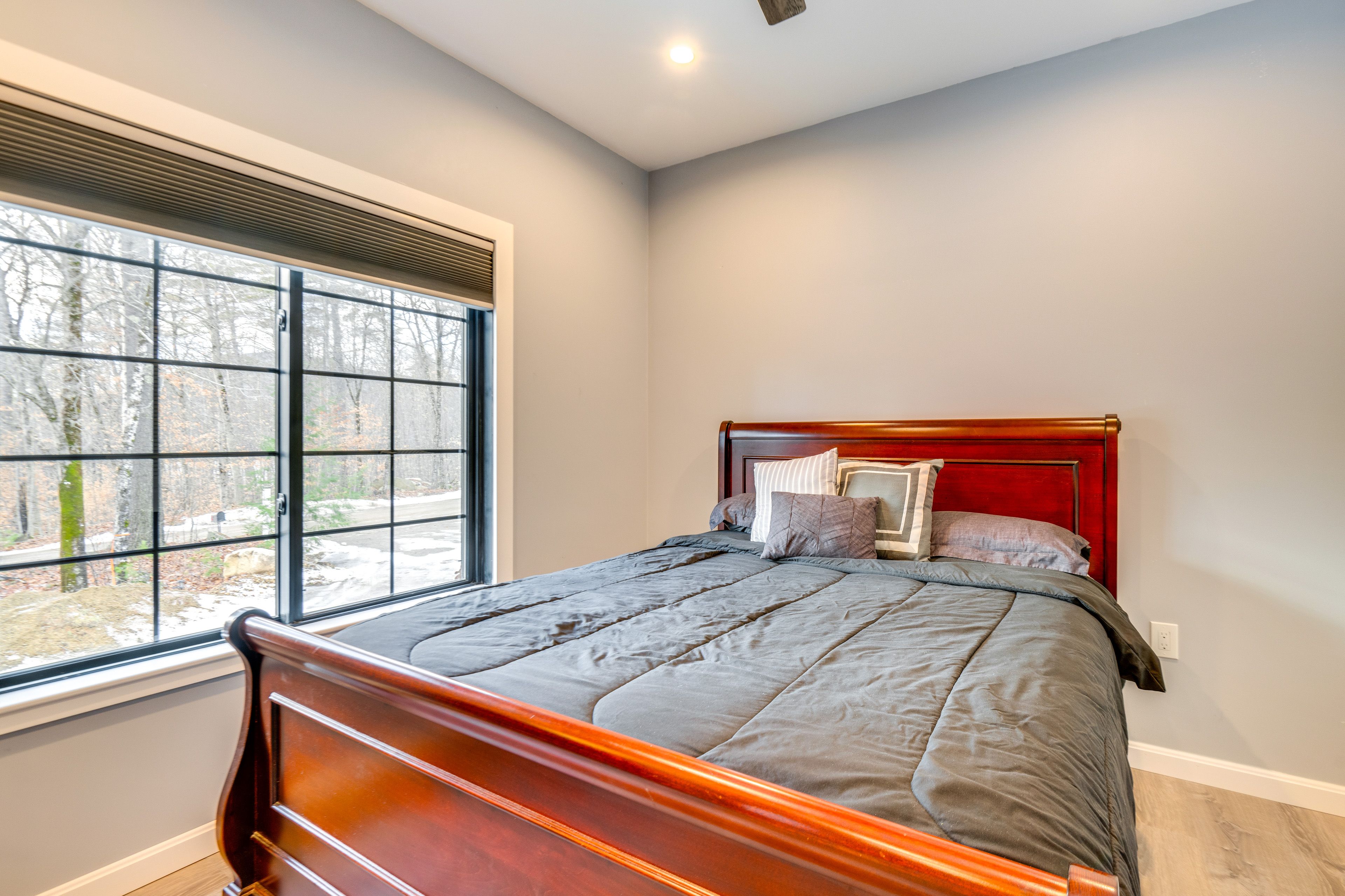 Bedroom 2 | Queen Bed | 1st Floor