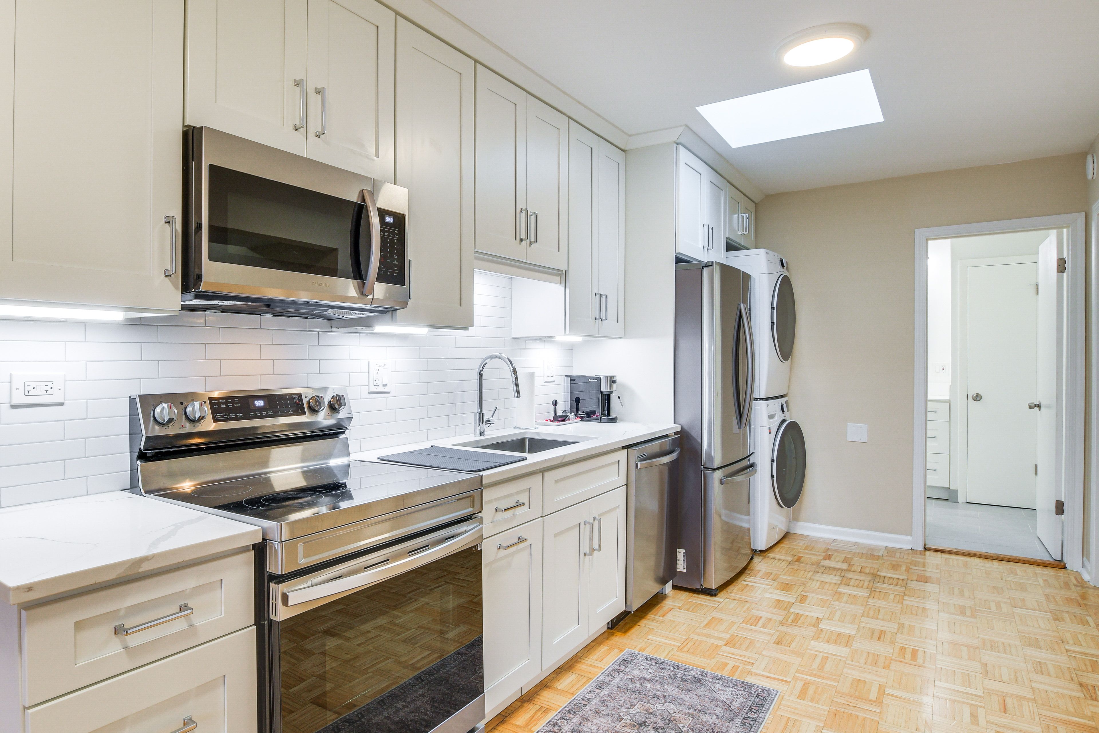 Kitchen | Central A/C & Heat | In-Unit Washer & Dryer