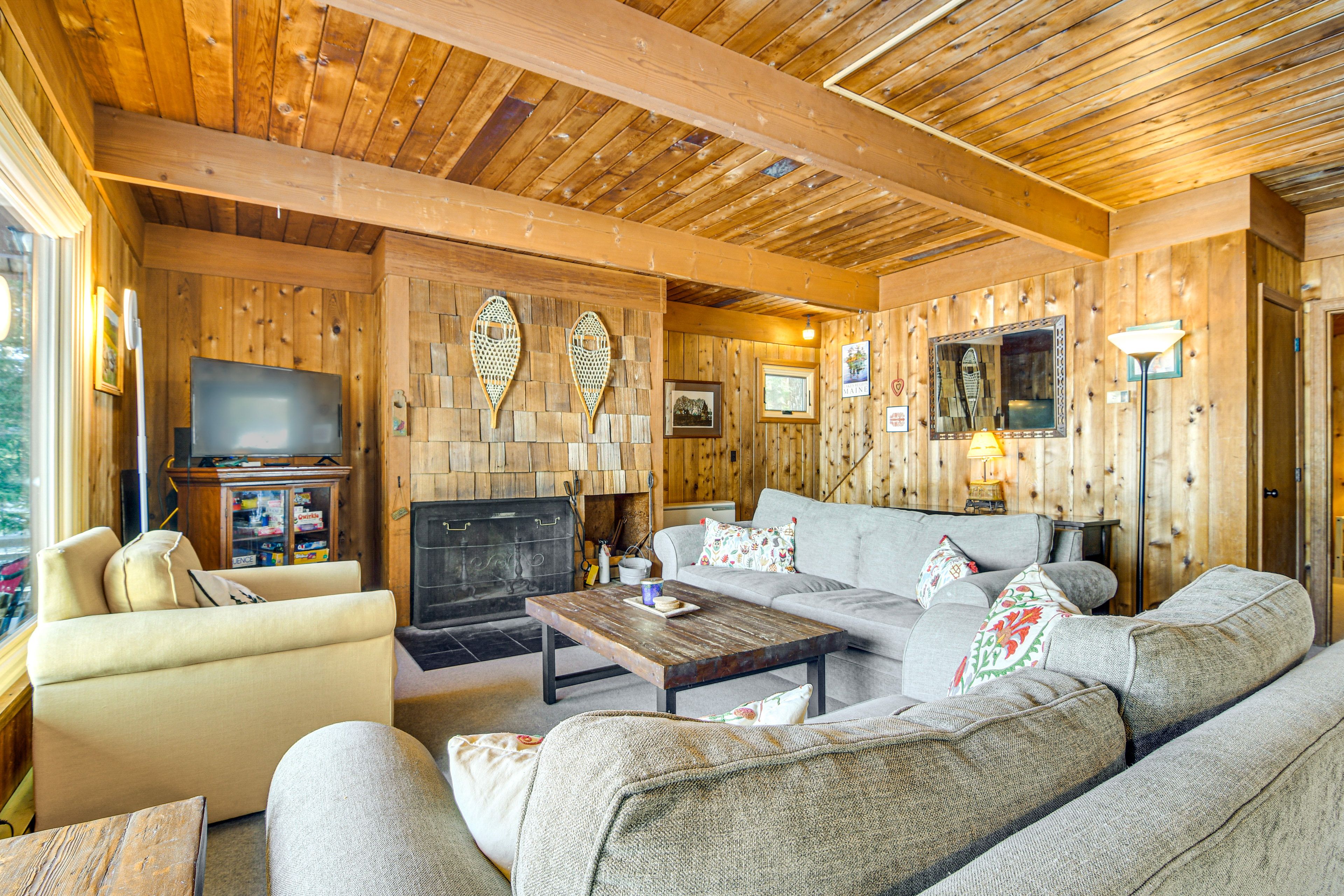 Living Room | 1st Floor | Wood-Burning Fireplace | Smart TV w/ Cable