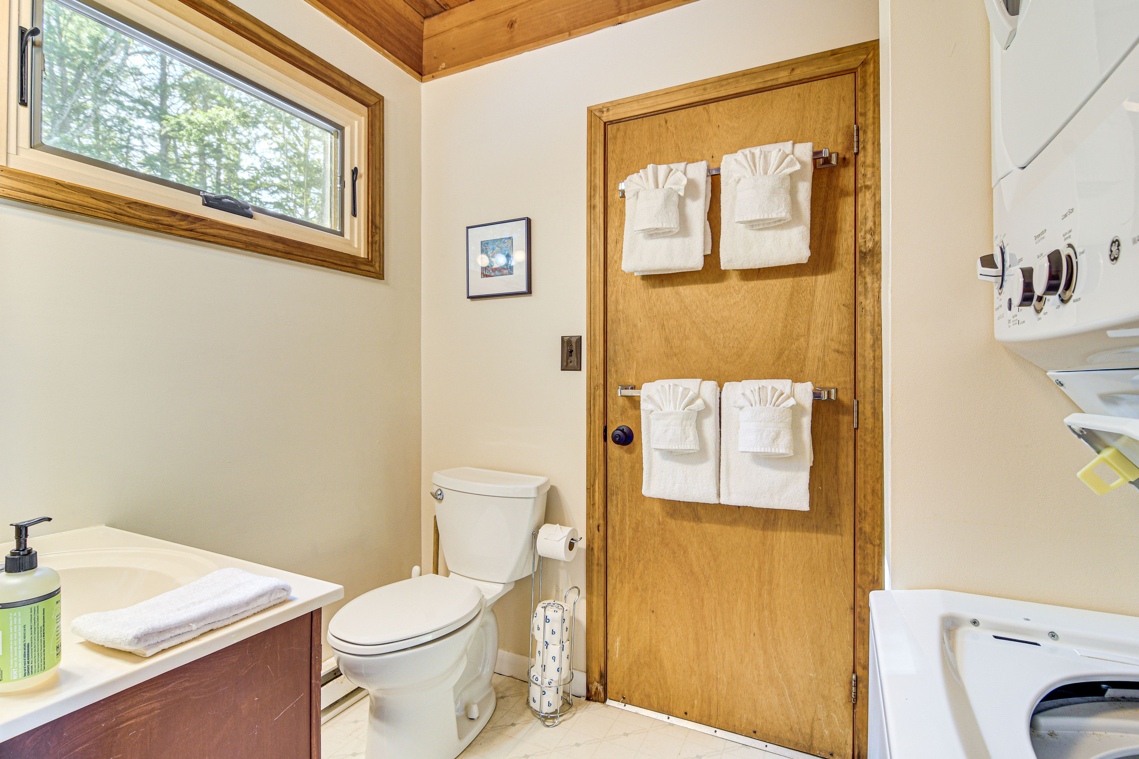 En-Suite Bathroom | 1st Floor | Washer & Dryer