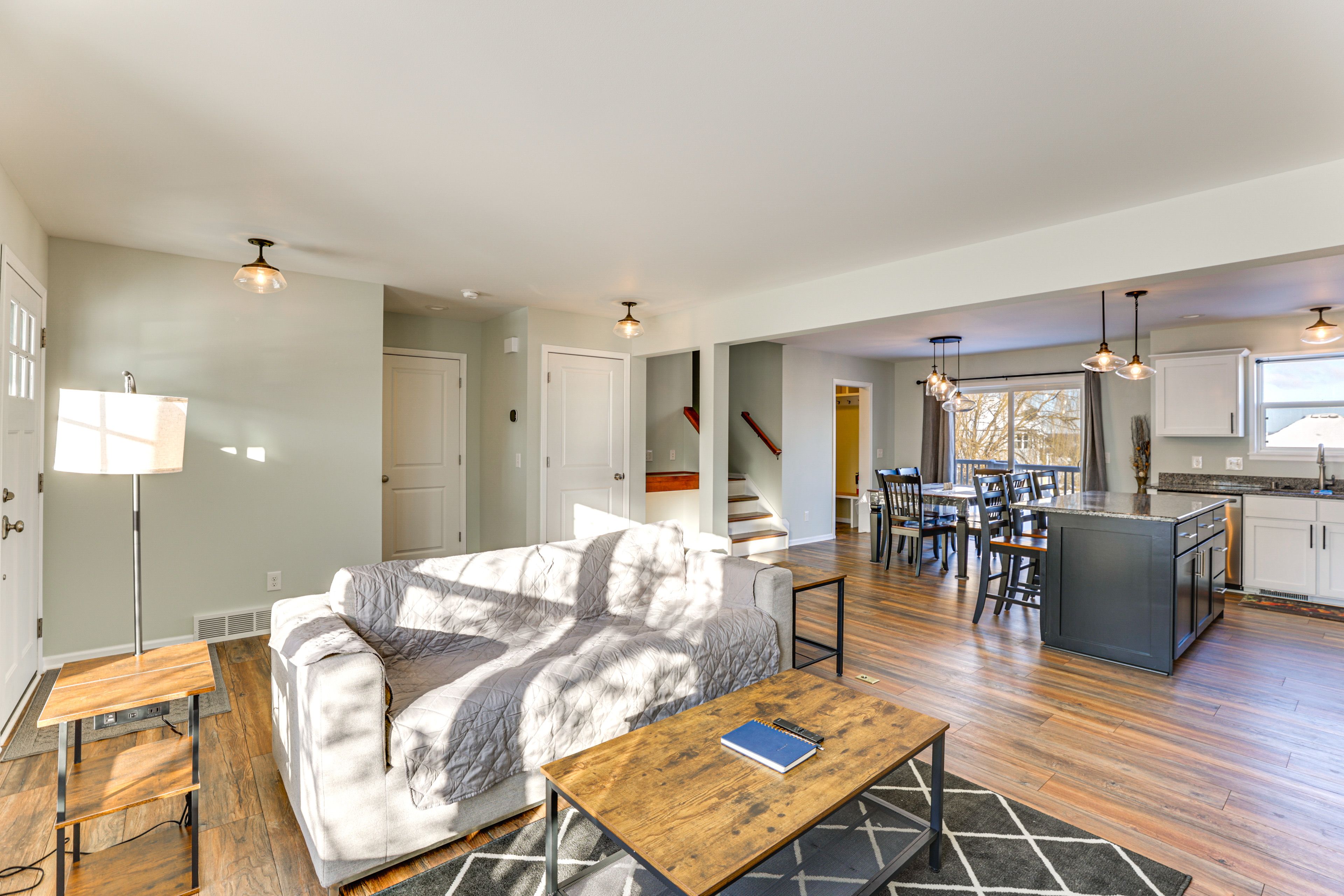Living Room | Queen Sleeper Sofa | 1st Floor | Free WiFi