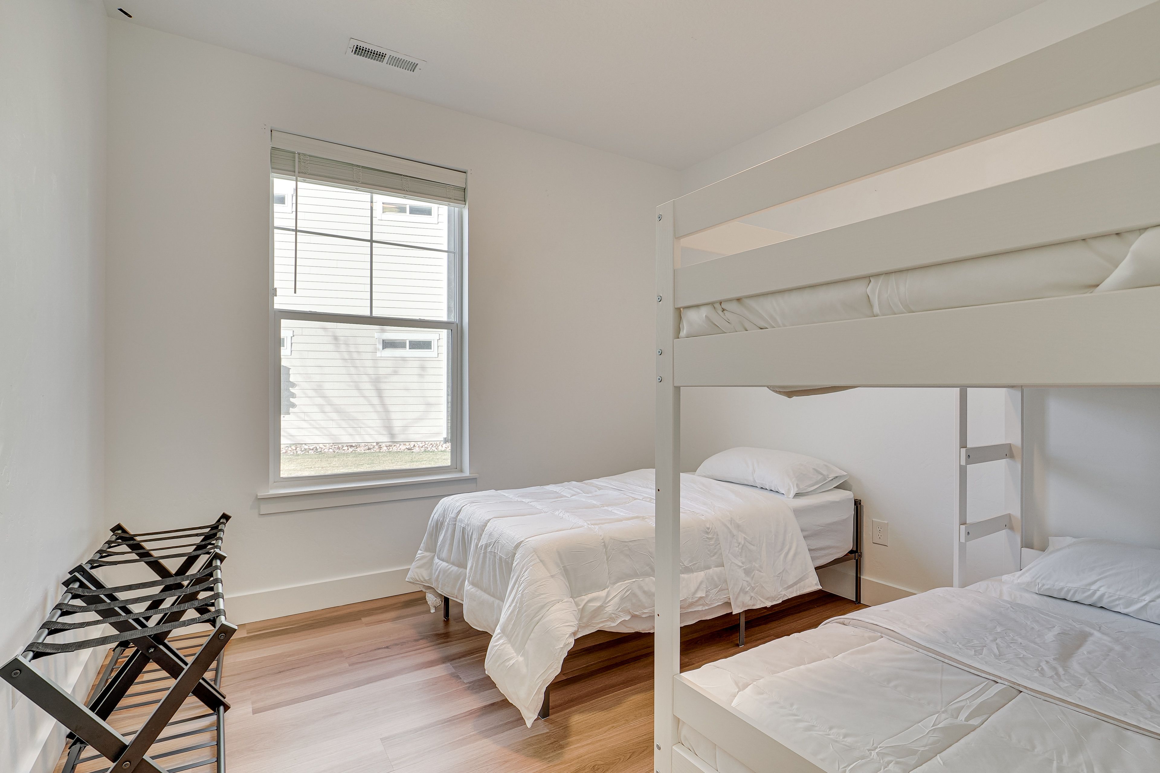 Bedroom 2 | Twin Bunk Bed | Twin Bed