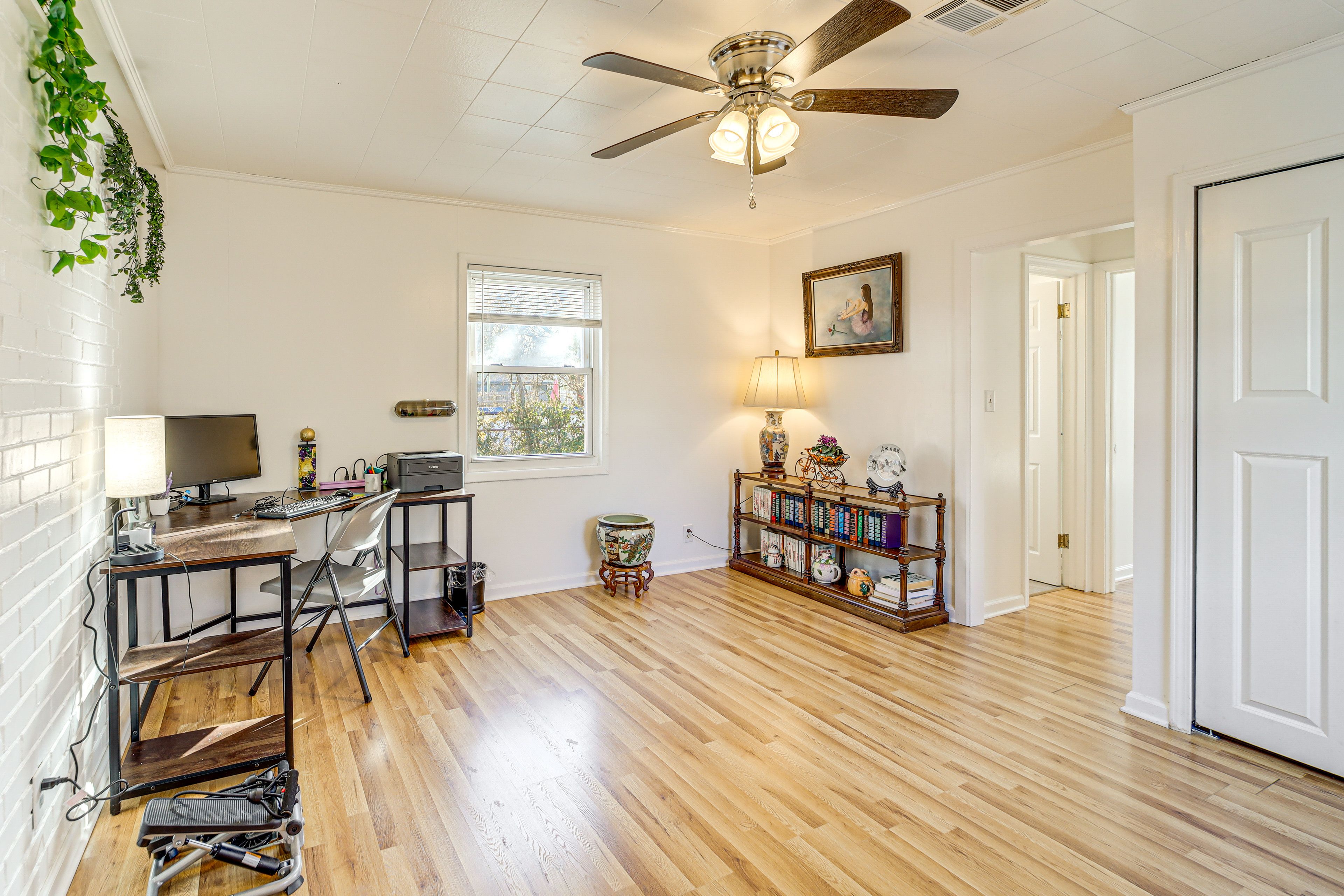 Office | Dedicated Workspace