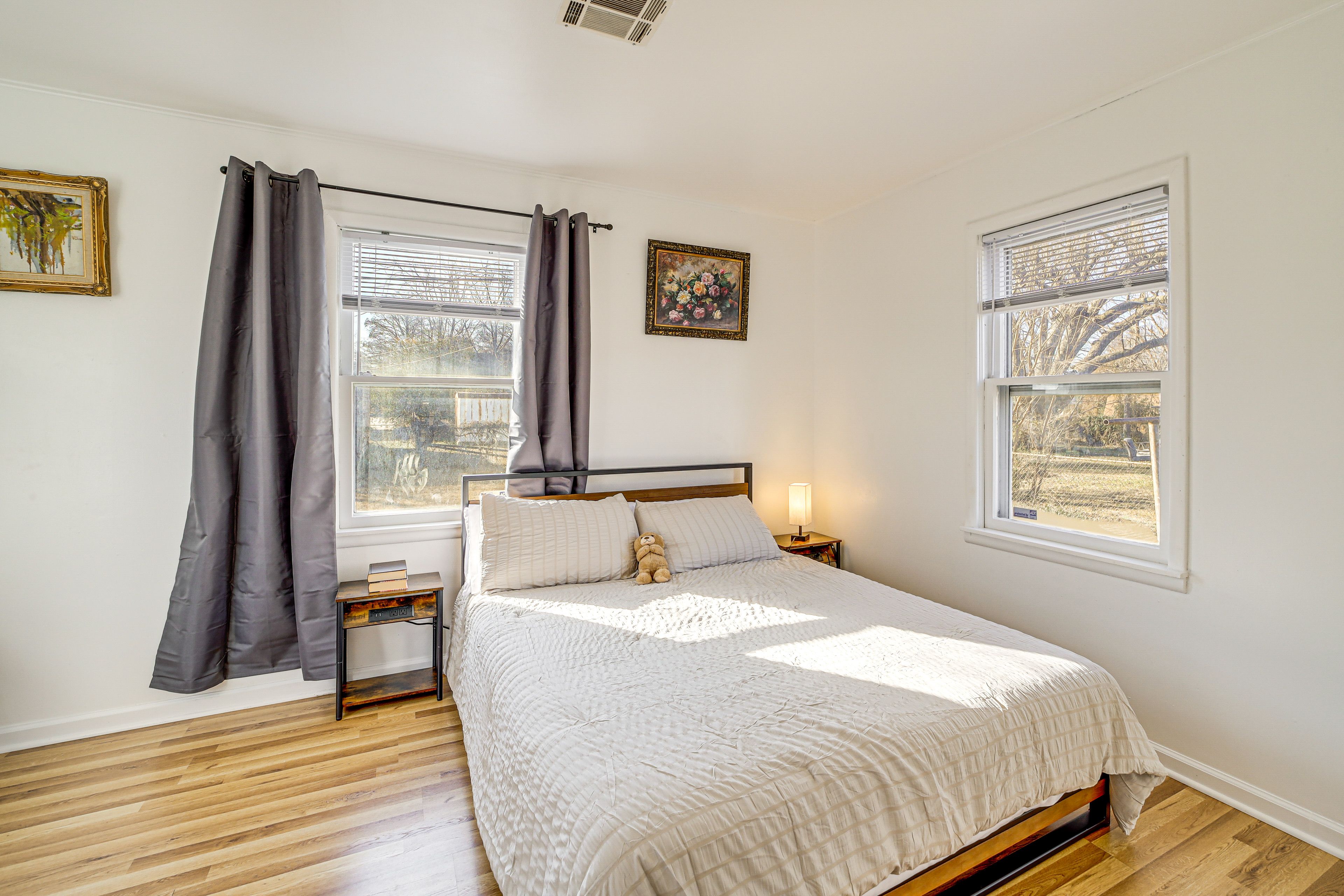Bedroom 3 | Queen Bed