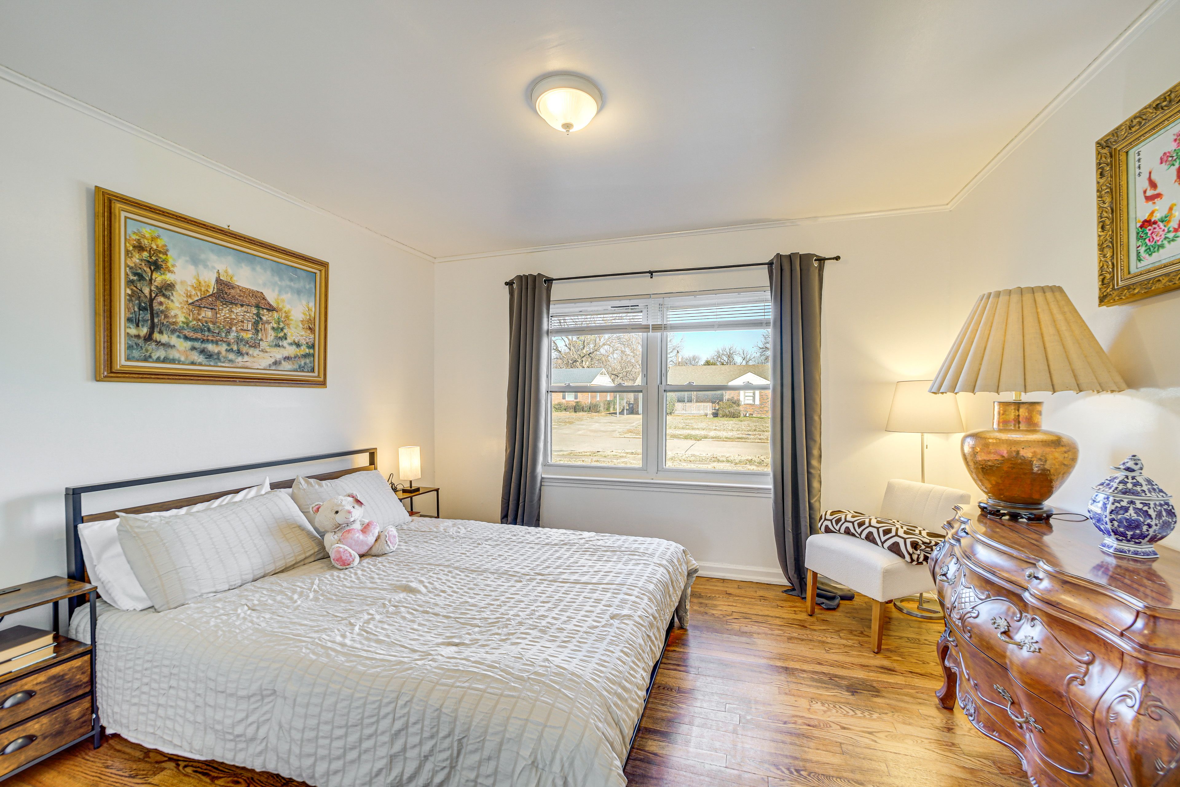 Bedroom 1 | Queen Bed | Linens Provided