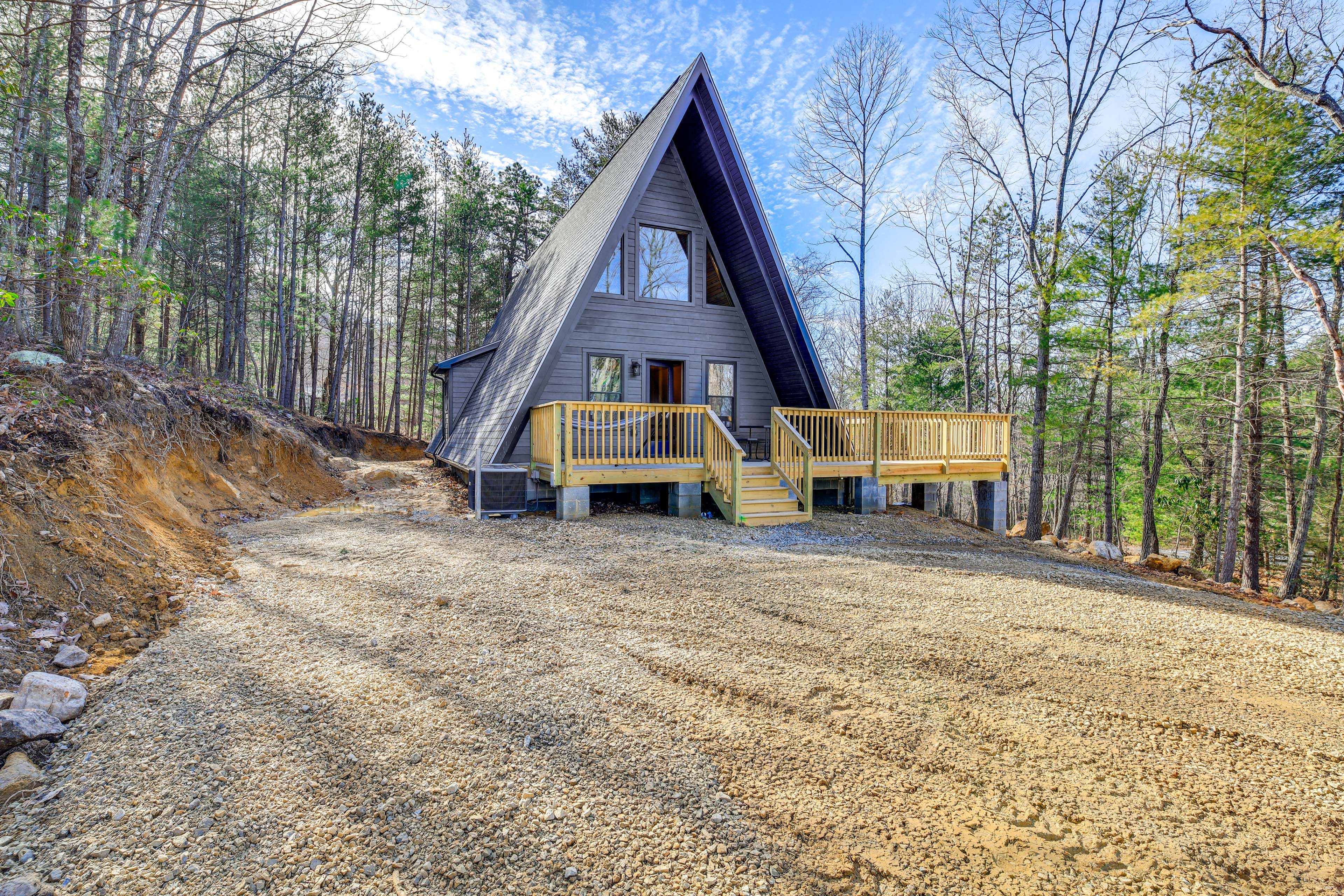 Wytheville Vacation Rental | 2BR | 2BA | 1,372 Sq Ft | 5 Steps to Enter