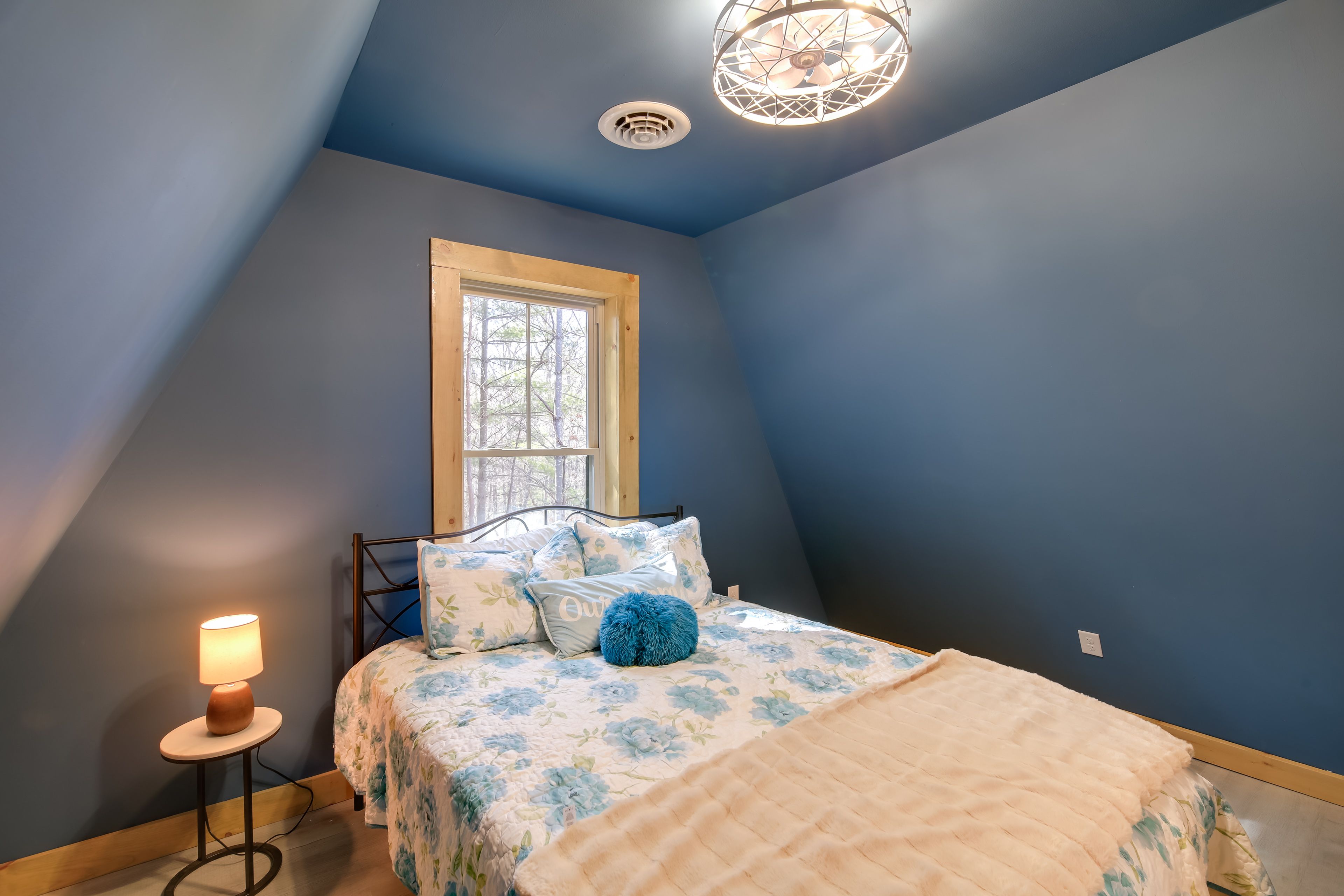 Bedroom 2 | Queen Bed | 2nd Floor