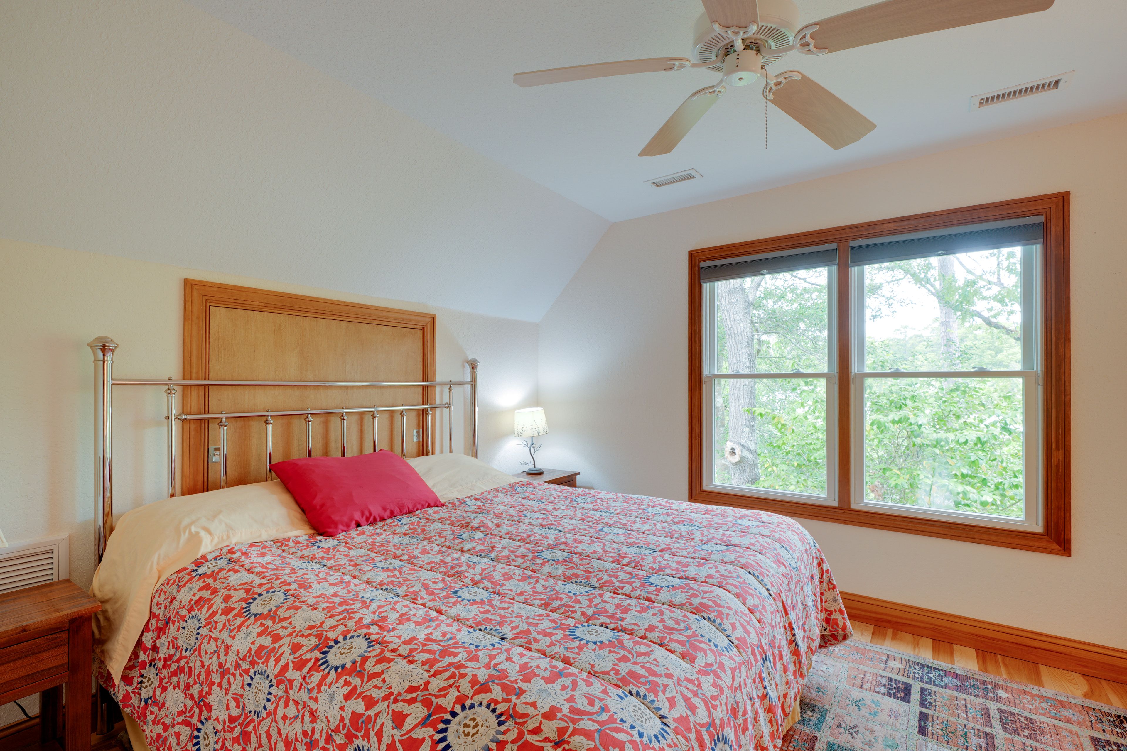 Bedroom 2 | King Bed | 2nd Floor