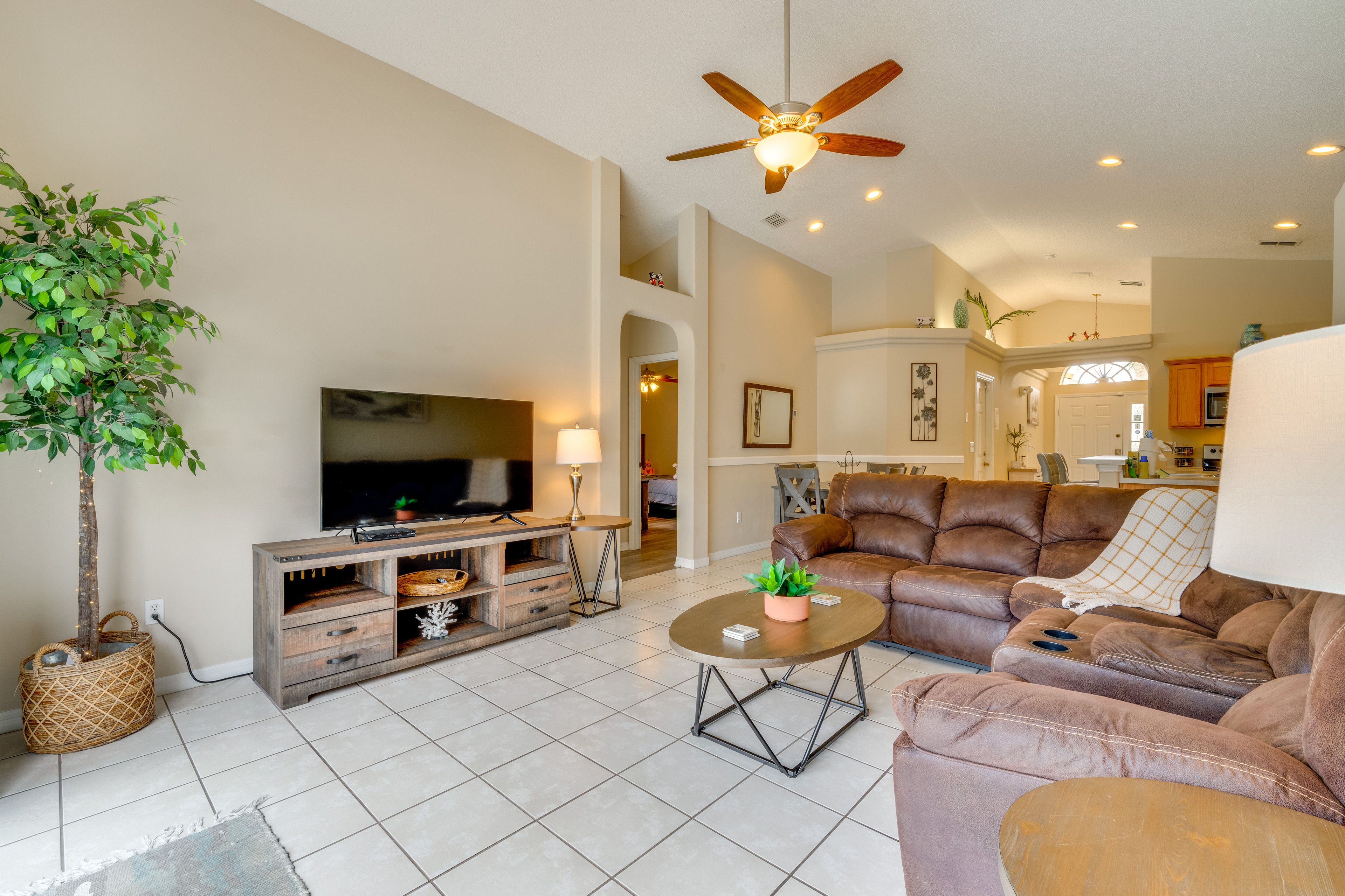 Living Room | Smart TV
