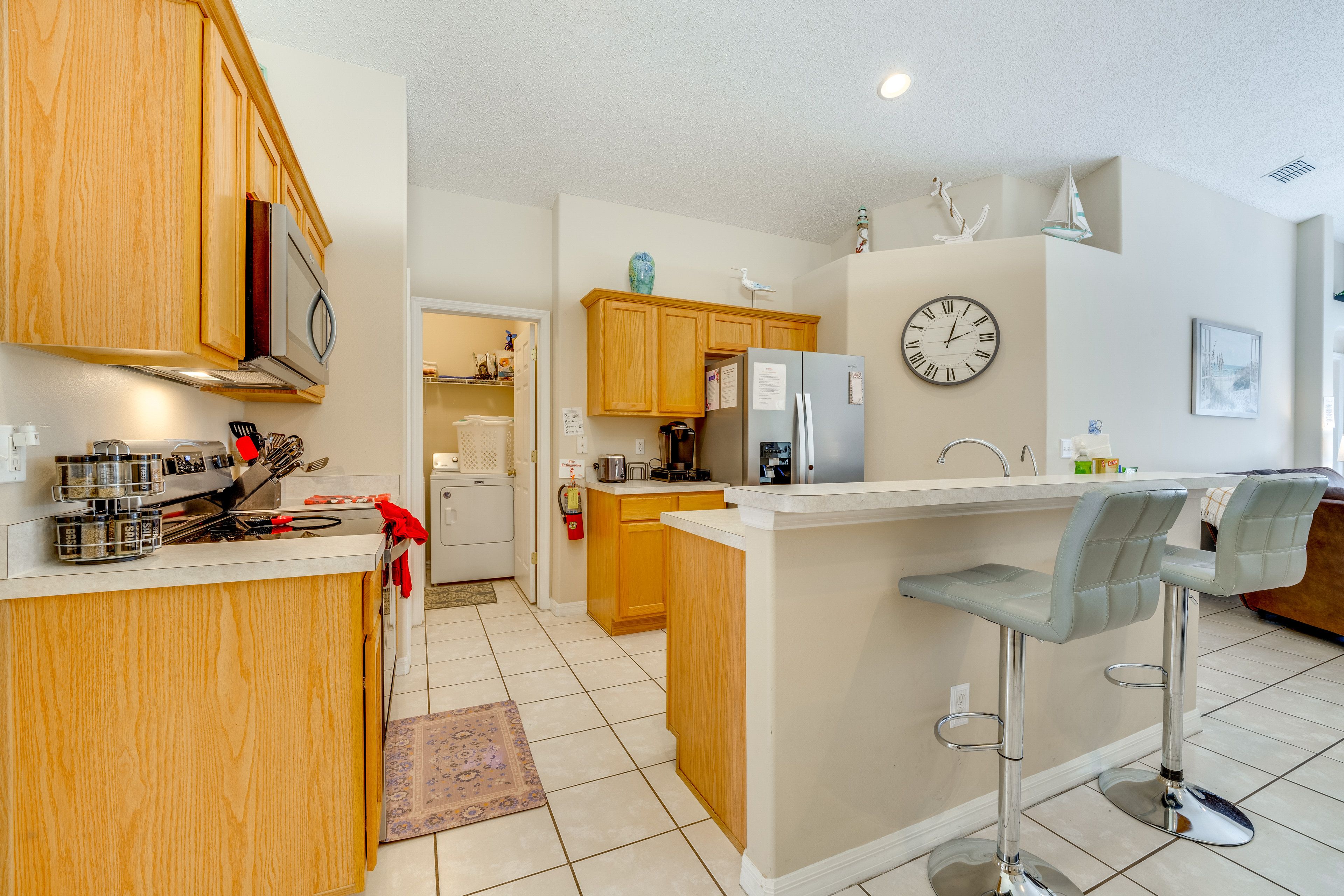 Kitchen | Breakfast Bar | Keurig Coffee Maker | Dishwasher