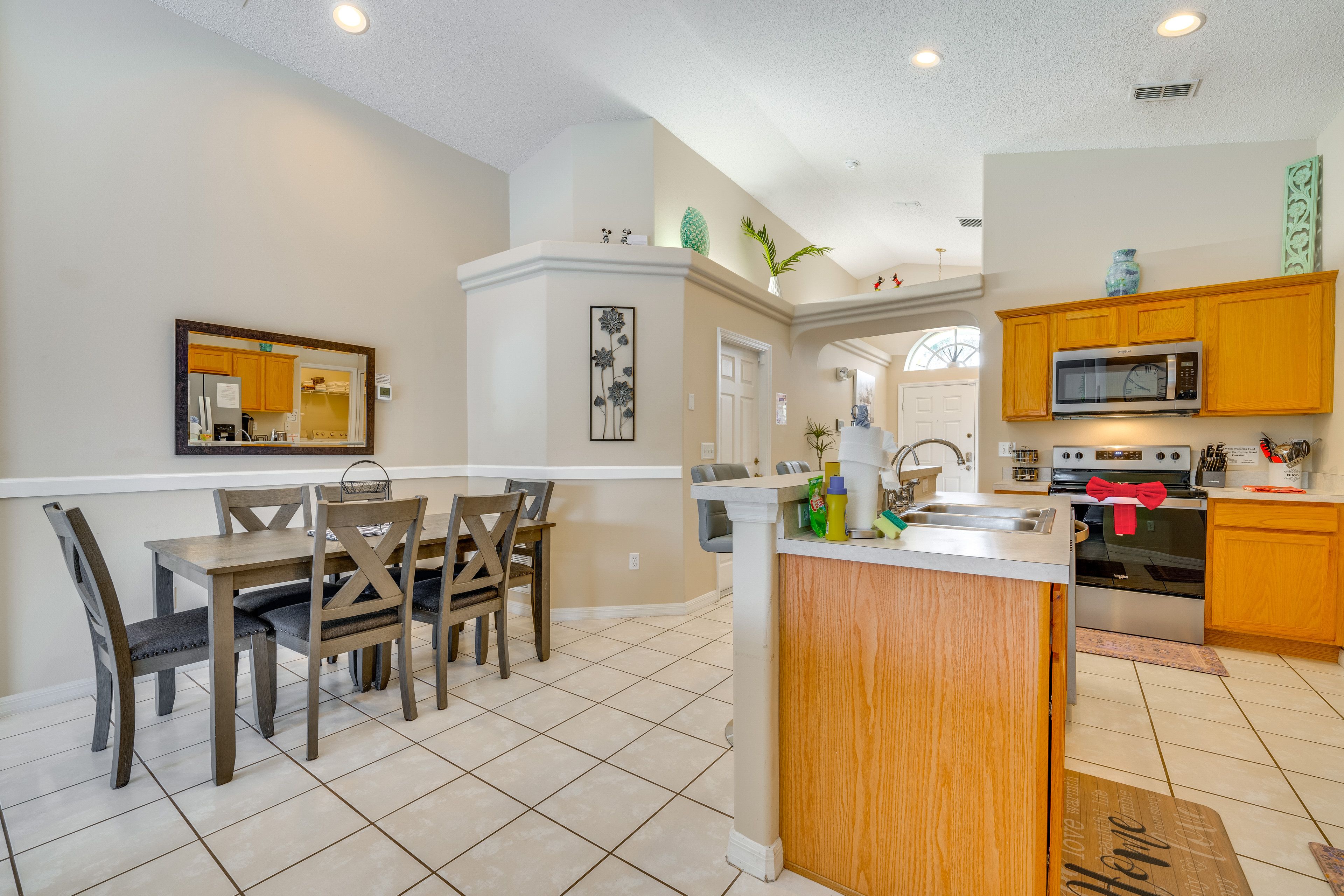 Dining Area | Dishware/Flatware