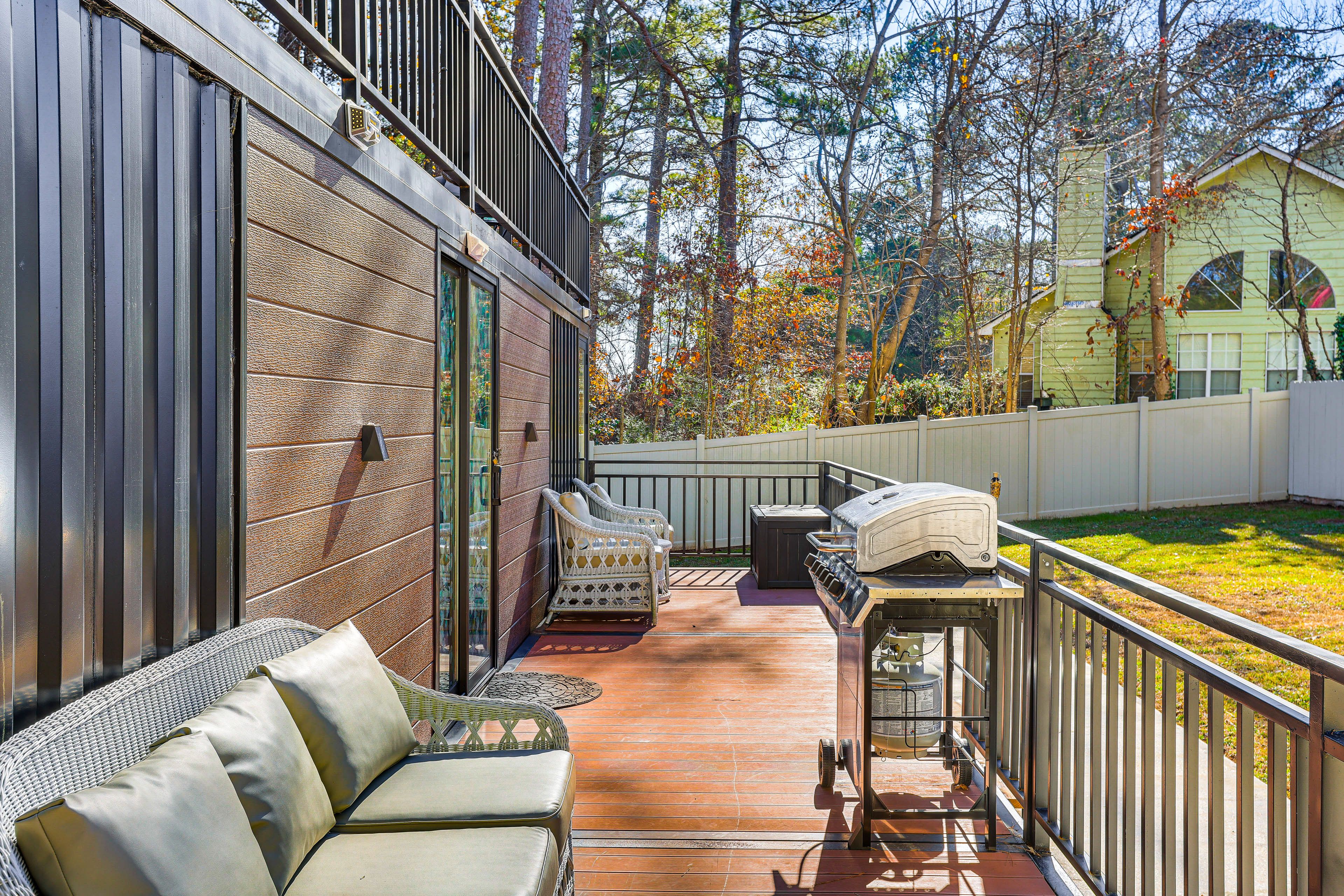 Lower Deck | Gas Grill