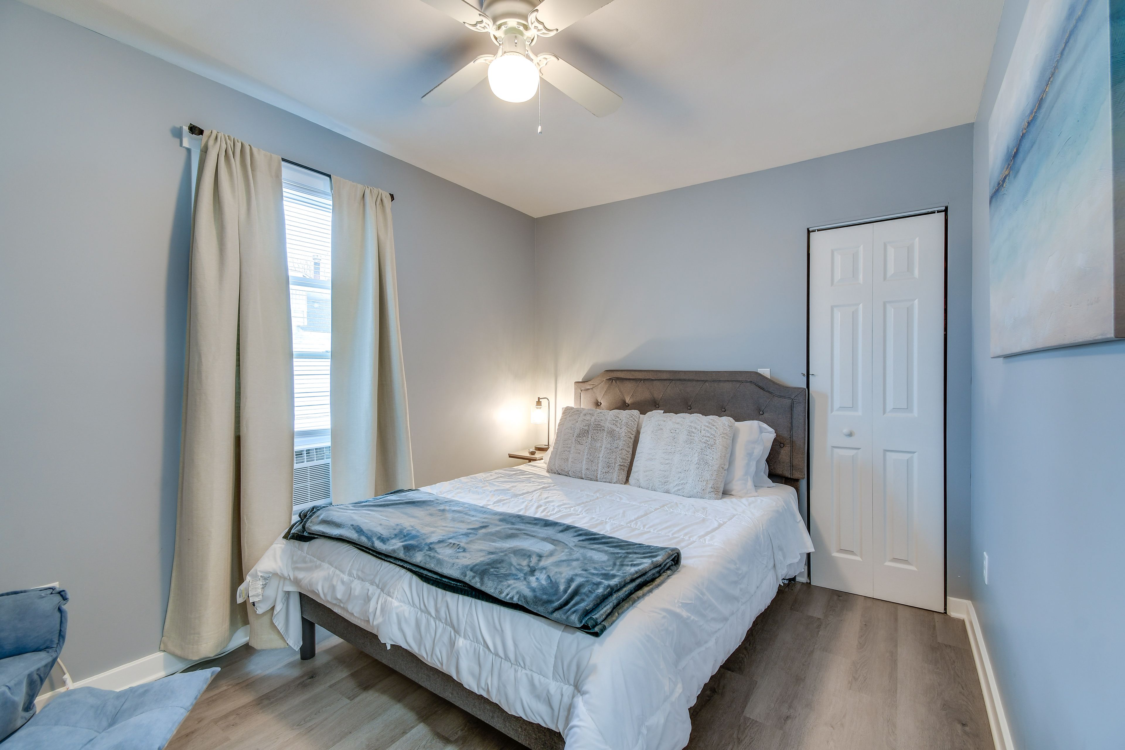 Bedroom 1 | Queen Bed | Smart TV