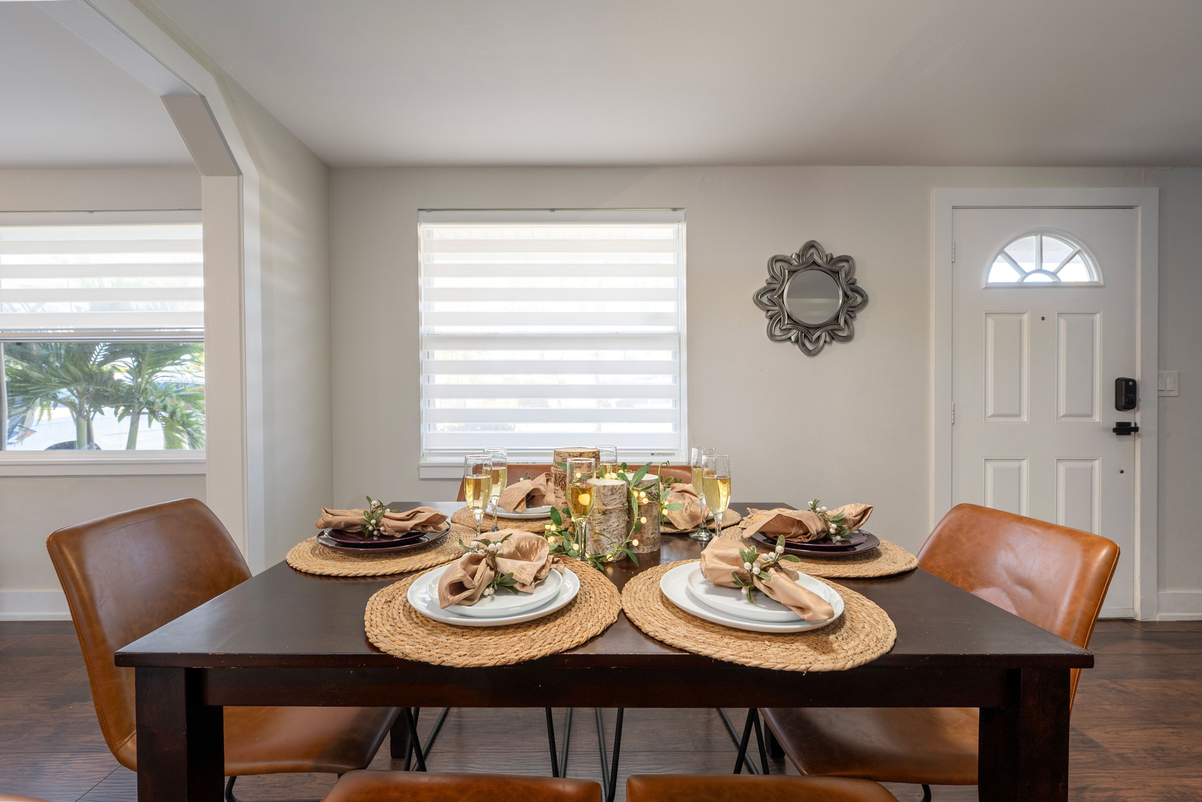 Dining Area | Dishes & Flatware Provided