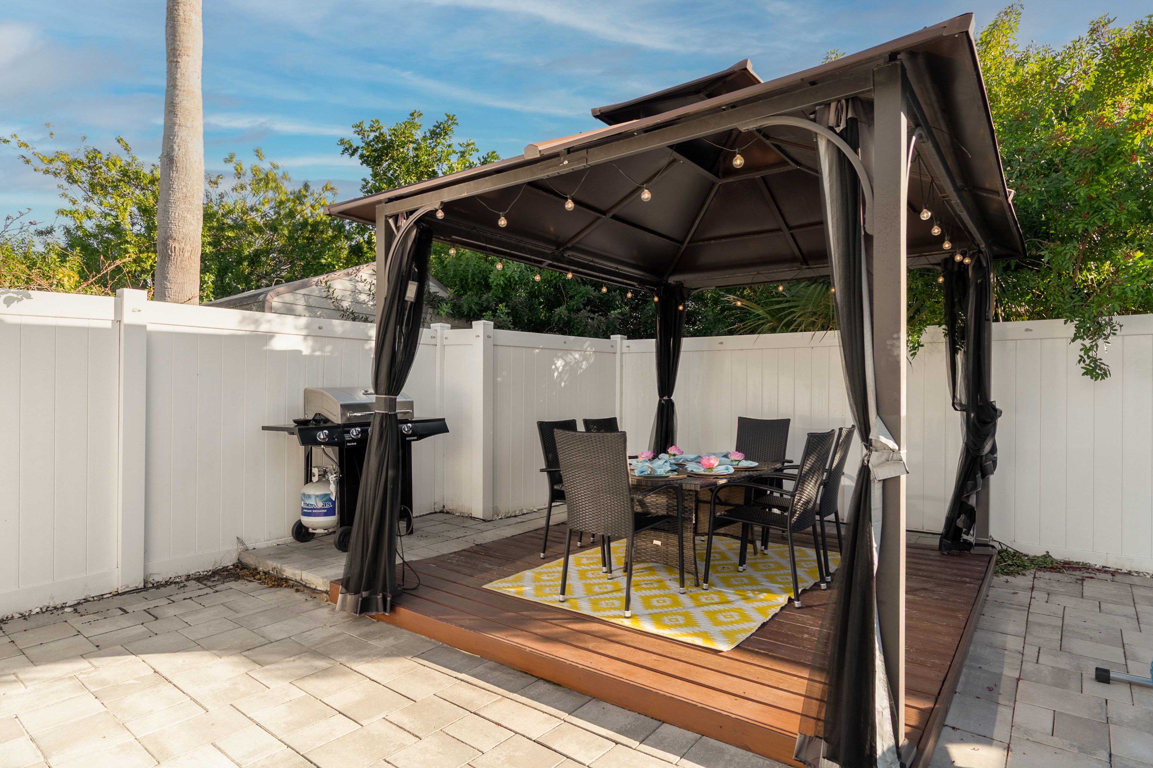 Exterior | Covered Patio | Outdoor Dining | Gas Grill