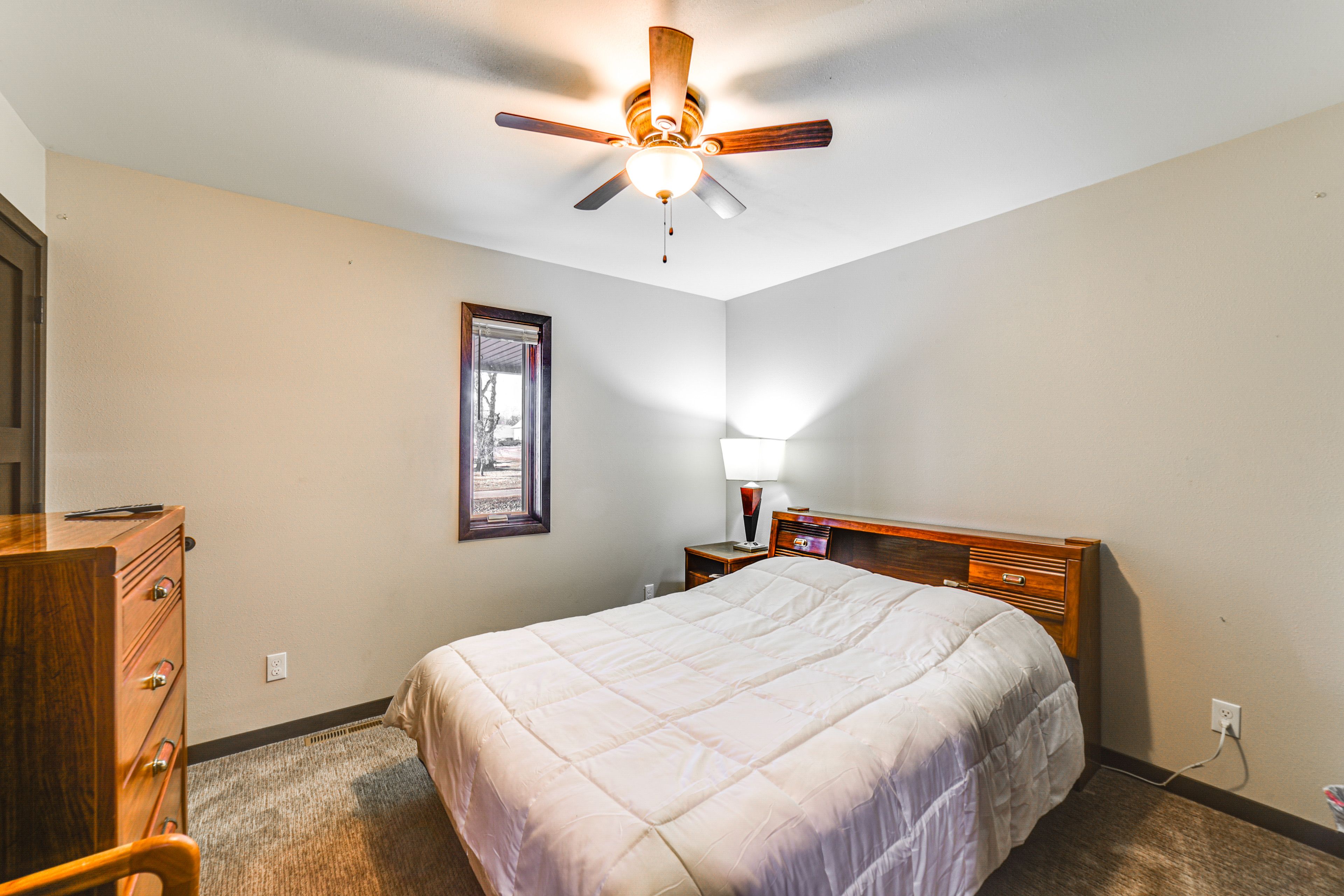 Bedroom 1 | 1st Floor | Queen Bed | Linens Provided