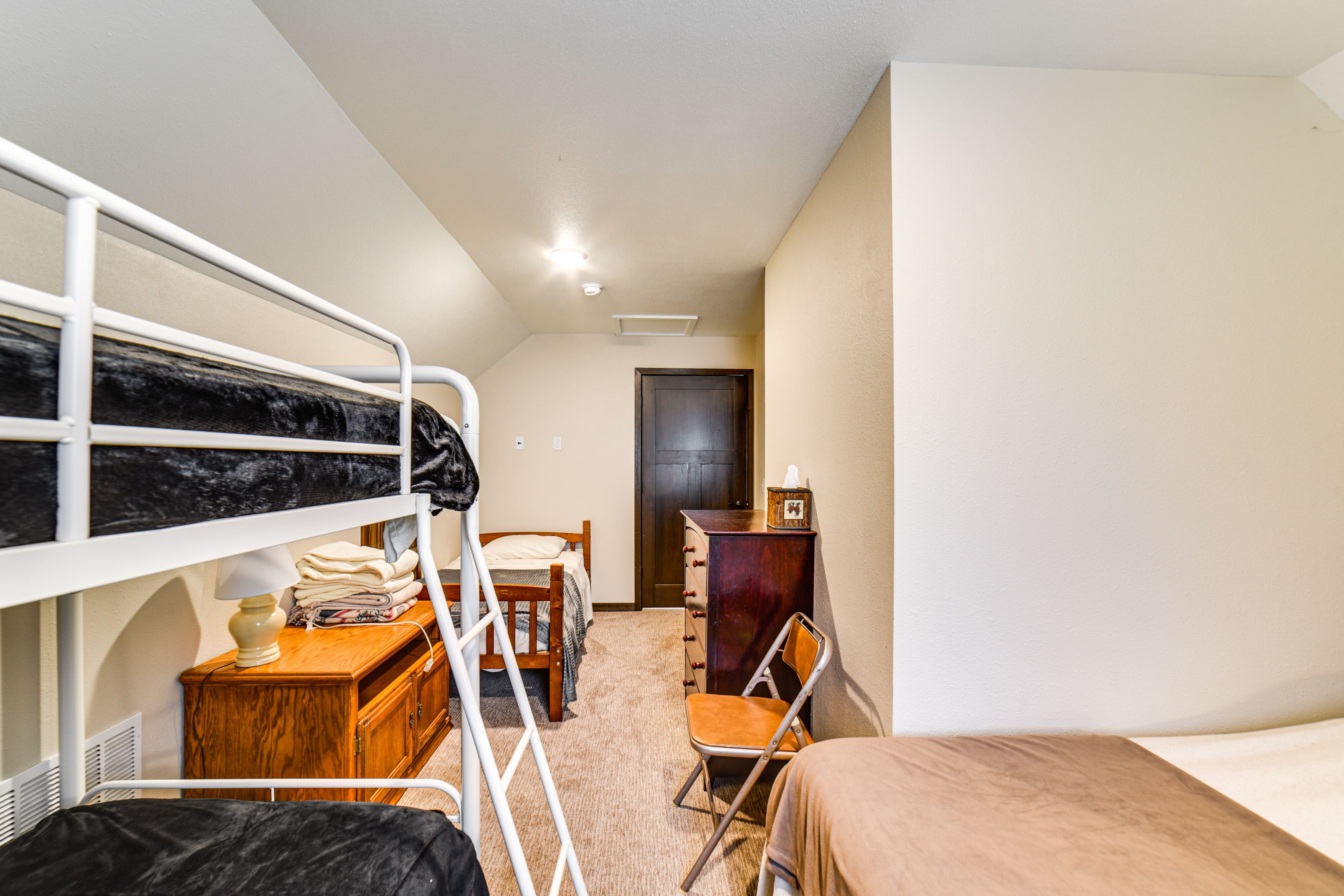 Bedroom 3 | 2nd Floor | Queen Bed | Twin Bed | Twin Bunk Bed | Linens Provided