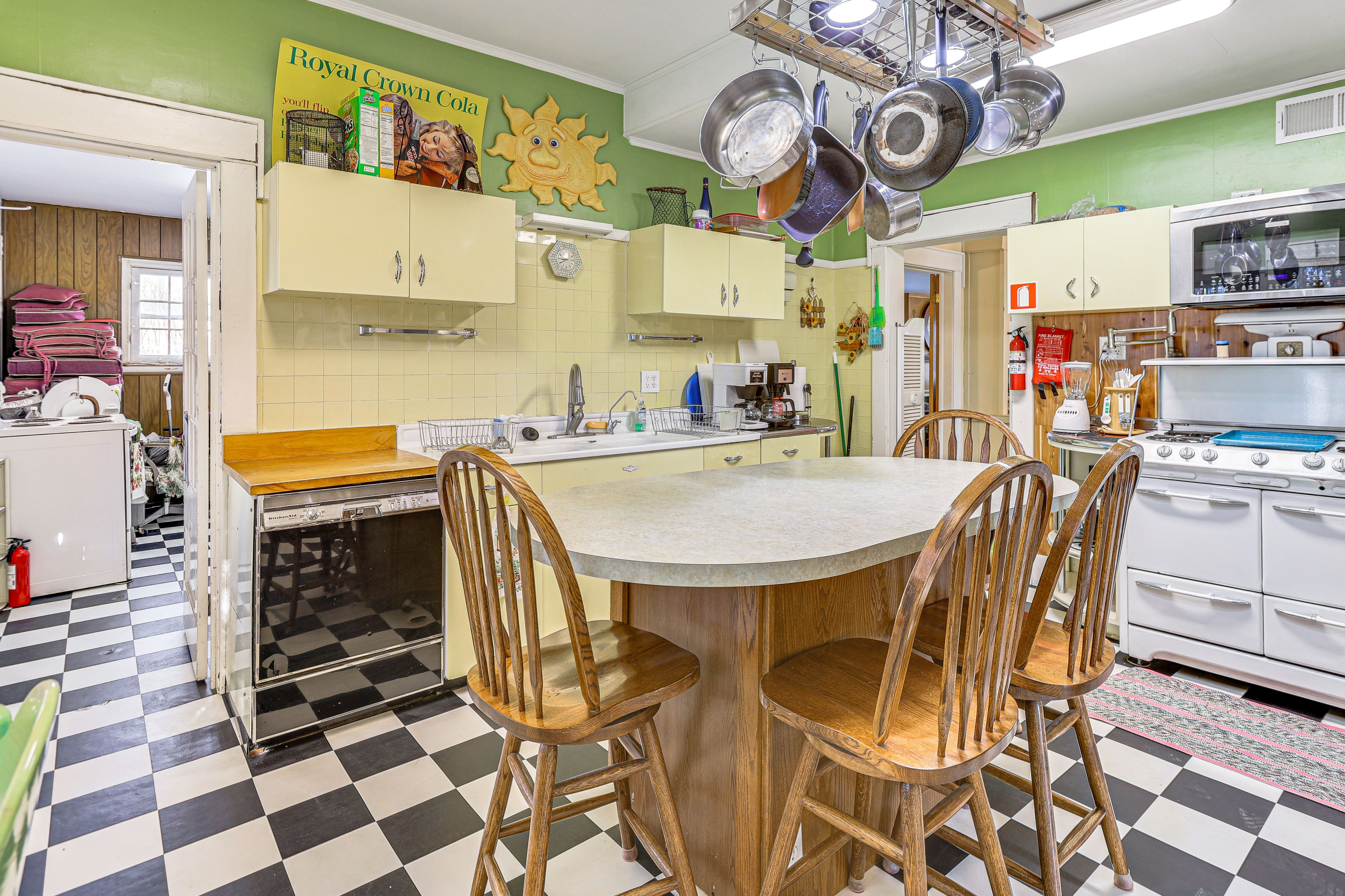 Kitchen | 2 Stoves/Ovens | Refrigerator | Main Level