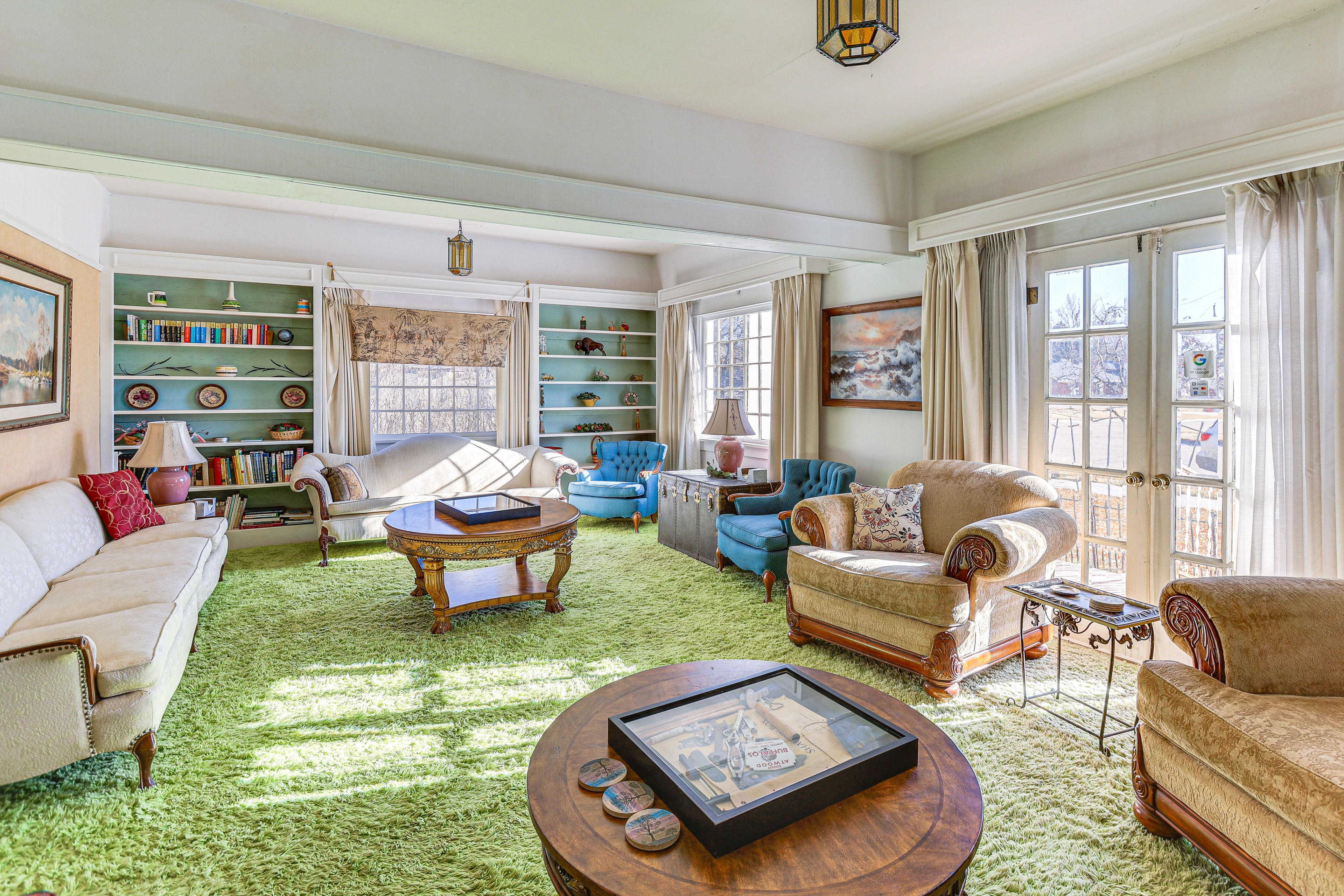Living Room | Main Level