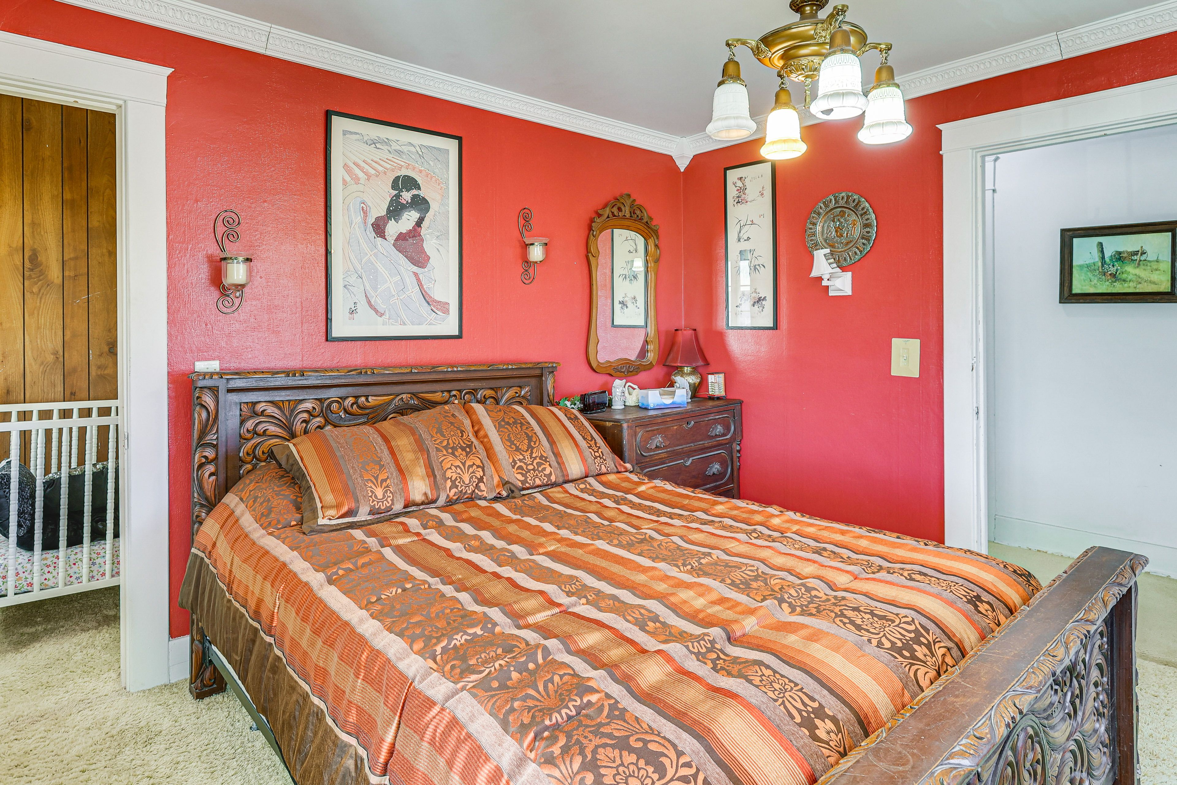Bedroom 3 | Queen Bed | Twin Bed | Crib | Upper Level